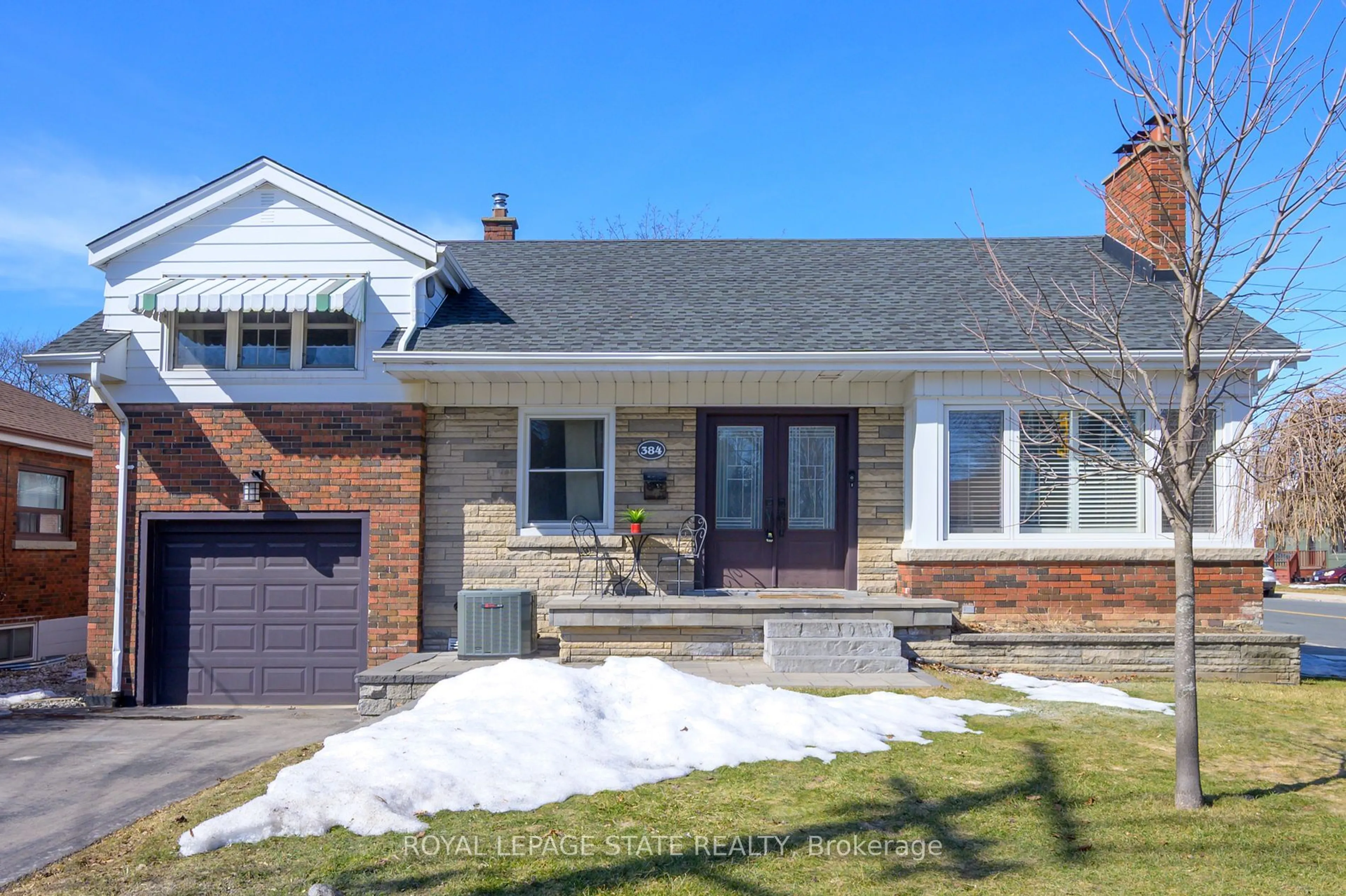 Home with brick exterior material, street for 384 Upper Ottawa St, Hamilton Ontario L8T 3T1