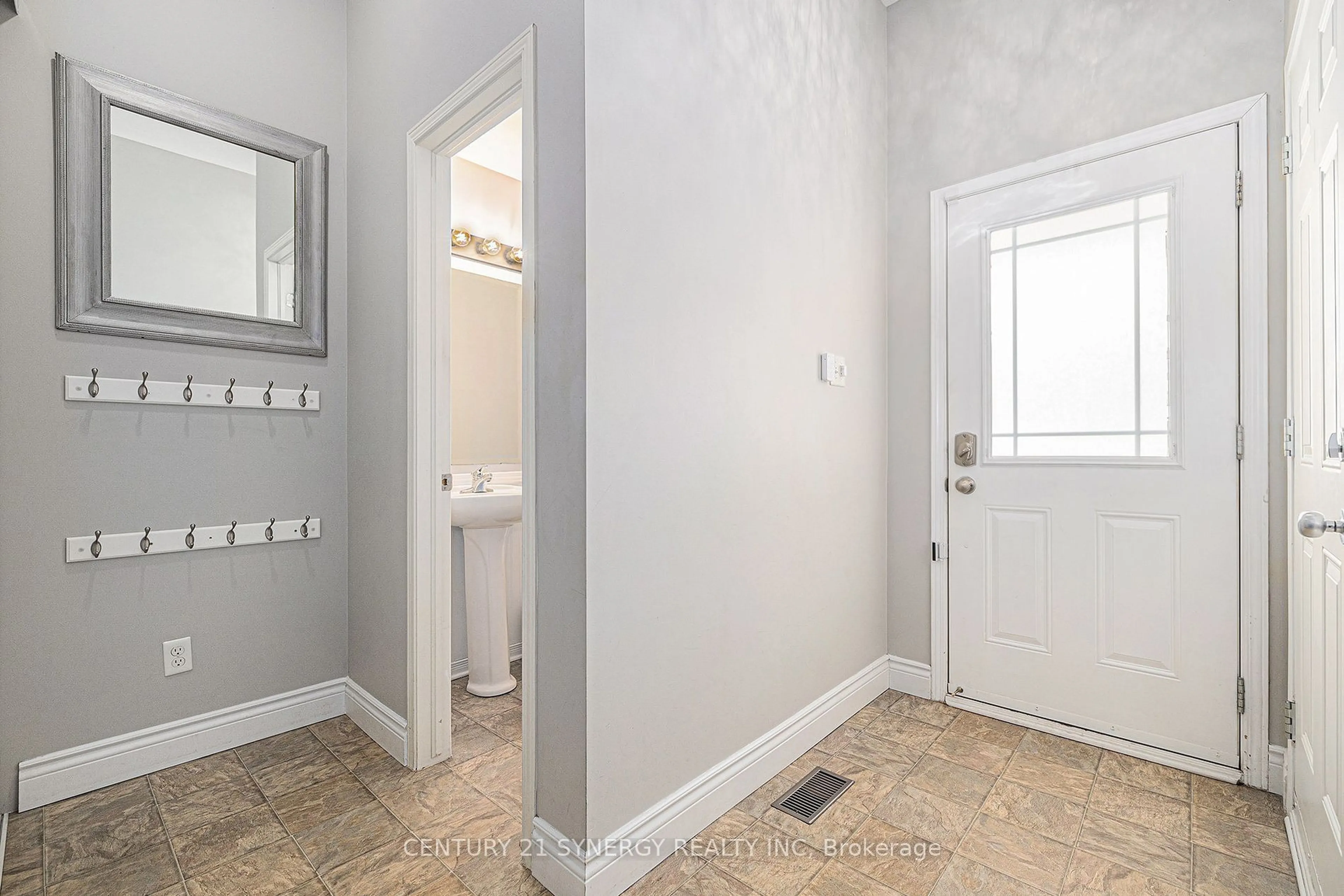 Indoor entryway for 275 Branthaven St, Orleans - Cumberland and Area Ontario K4A 0H8