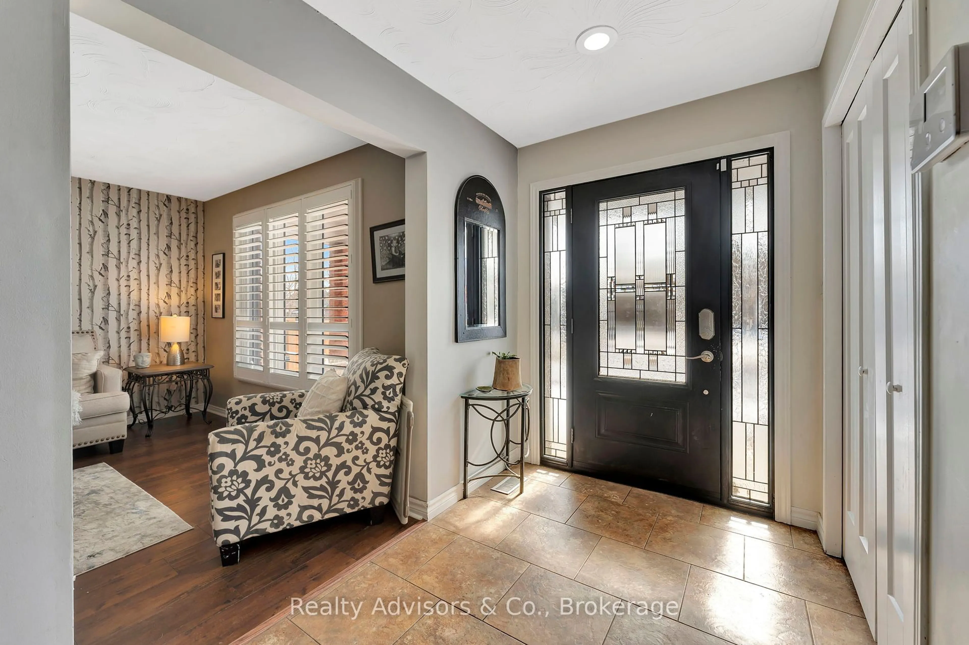 Indoor entryway for 52 Beckett Dr, Brantford Ontario N3T 6G2