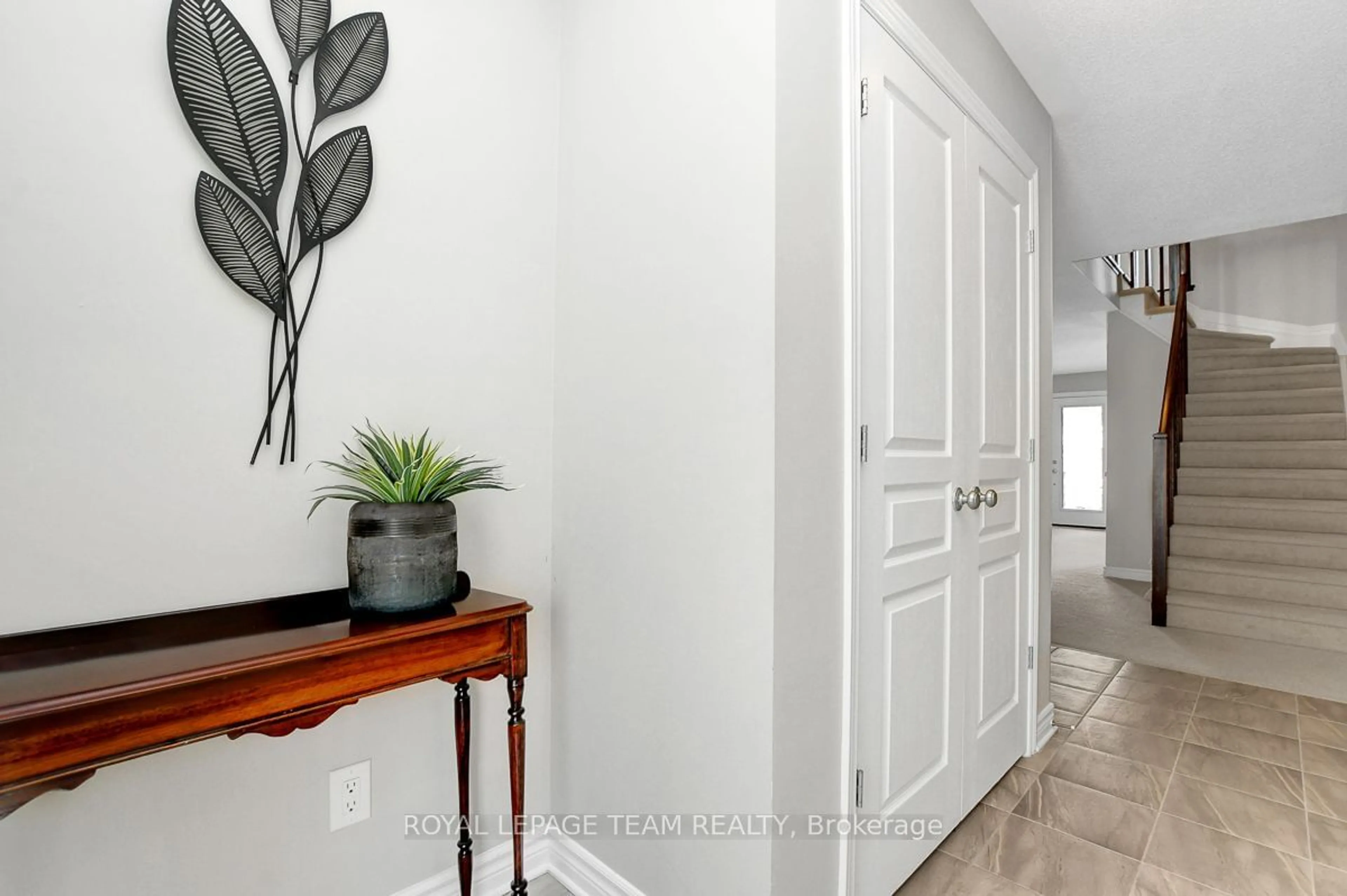 Indoor entryway for 144 Wild Senna Way, Barrhaven Ontario K2J 5Z7