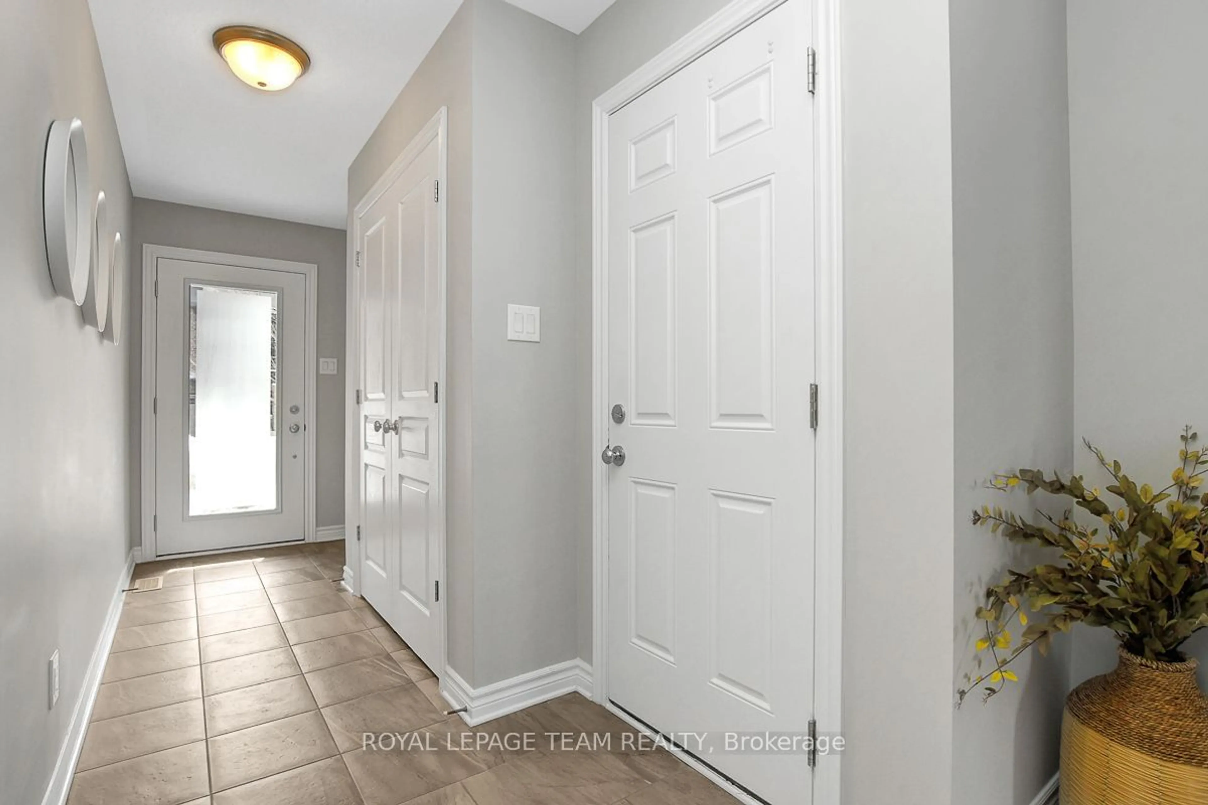 Indoor entryway for 144 Wild Senna Way, Barrhaven Ontario K2J 5Z7