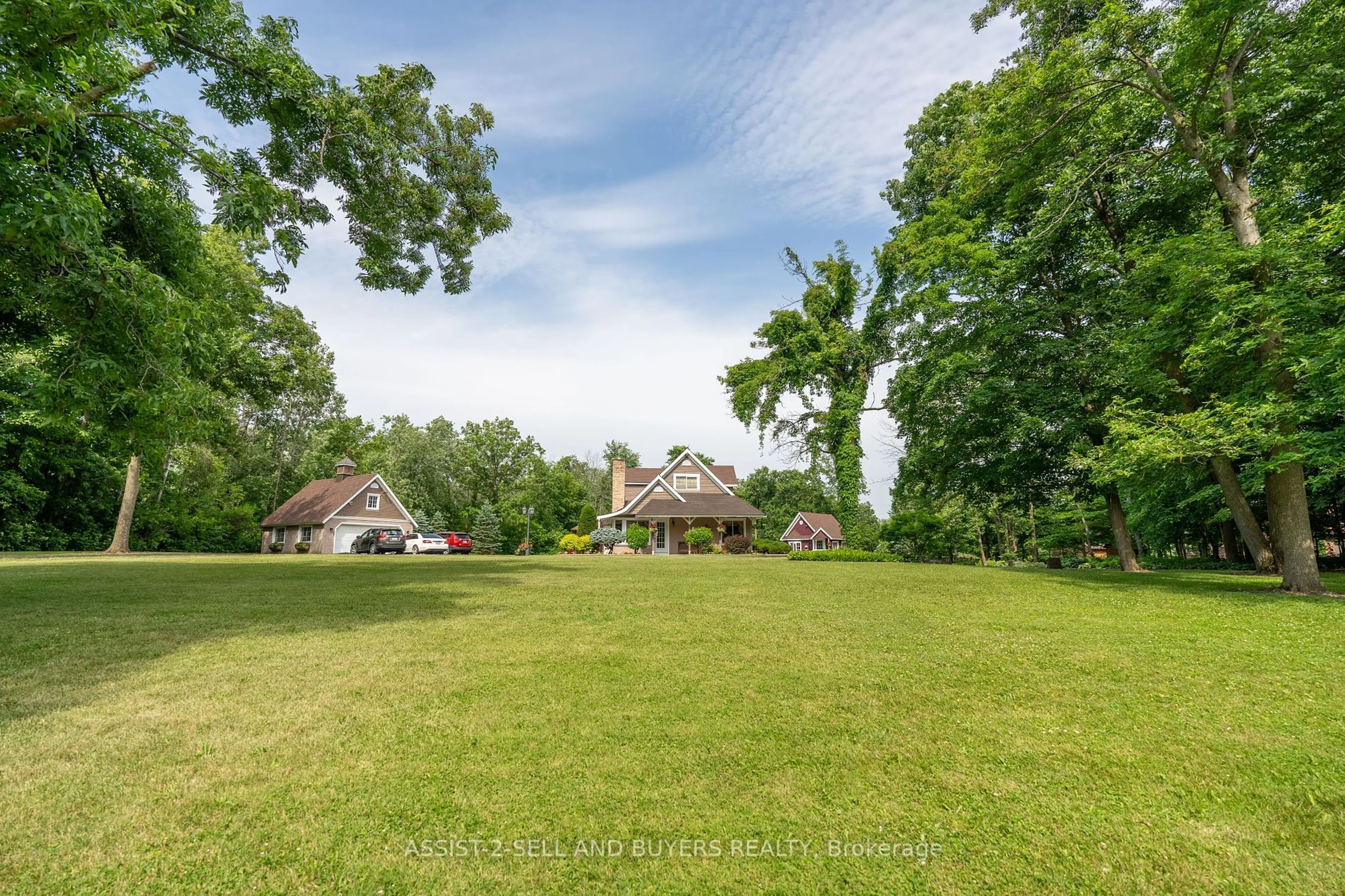 A pic from outside/outdoor area/front of a property/back of a property/a pic from drone, unknown for 5527 County Rd 27 Rd, South Glengarry Ontario K0C 2J0