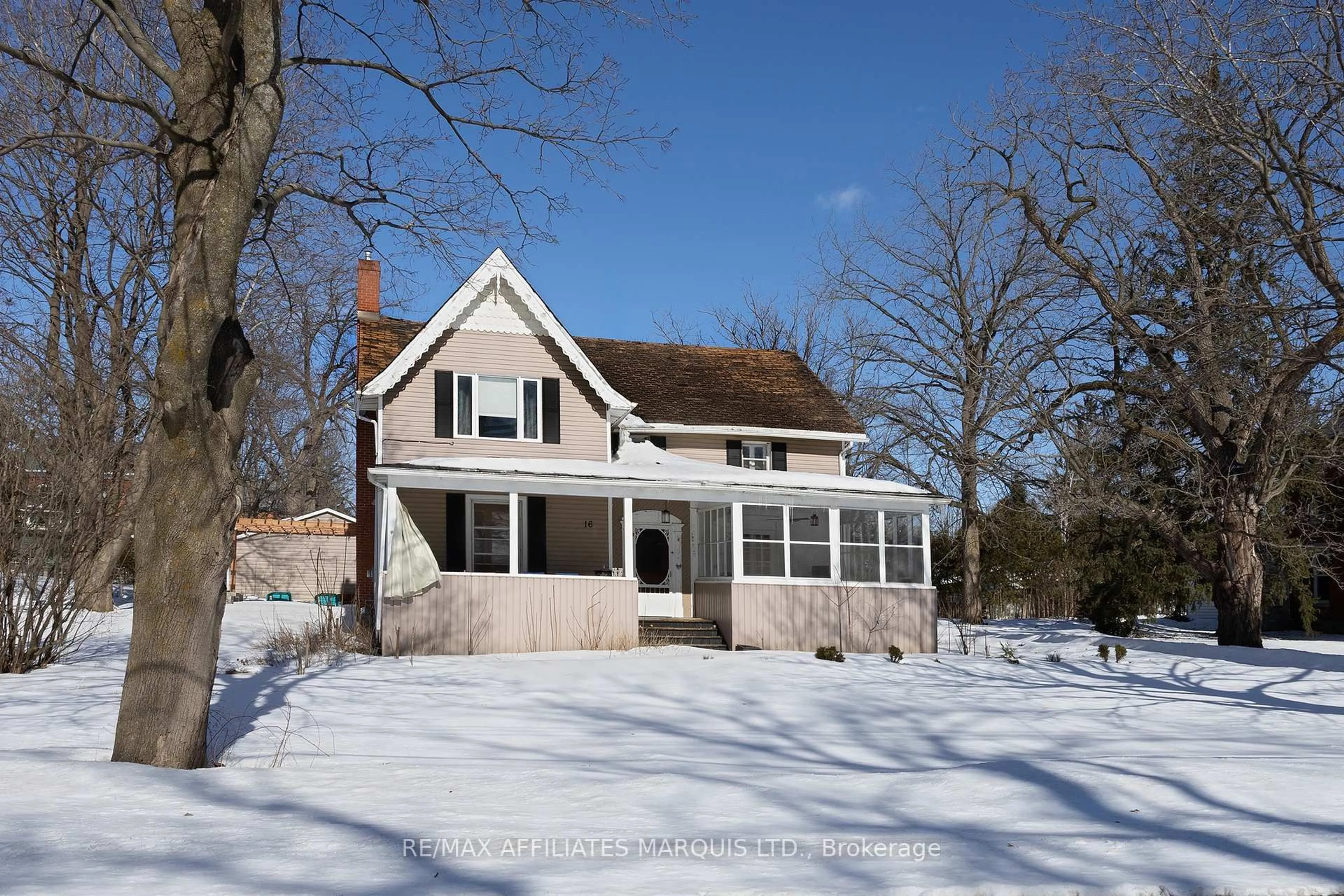 Home with vinyl exterior material, street for 16 Lakeshore Dr, South Dundas Ontario K0C 1X0