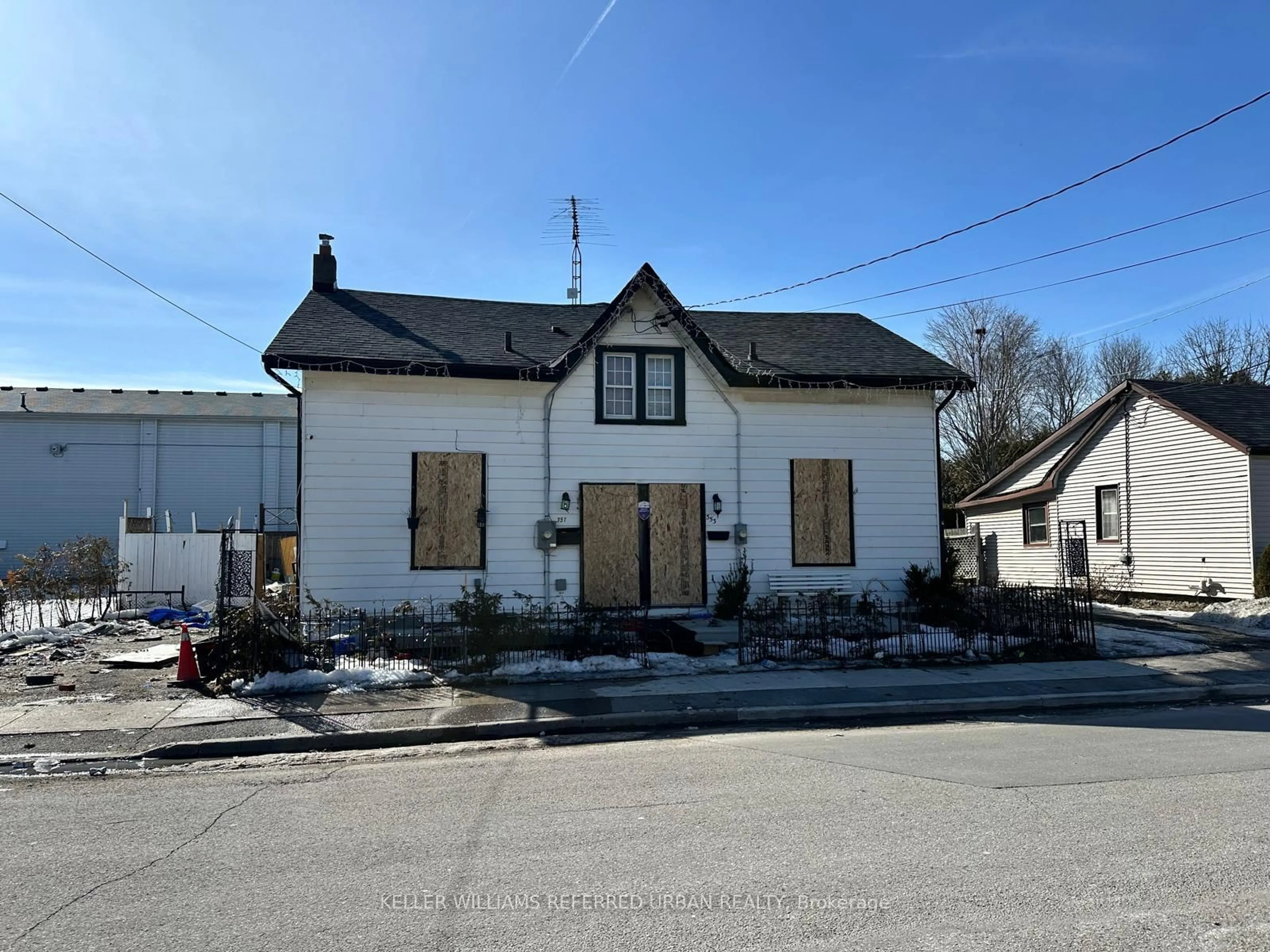 A pic from outside/outdoor area/front of a property/back of a property/a pic from drone, building for 353 John St, Cobourg Ontario K9A 3T4