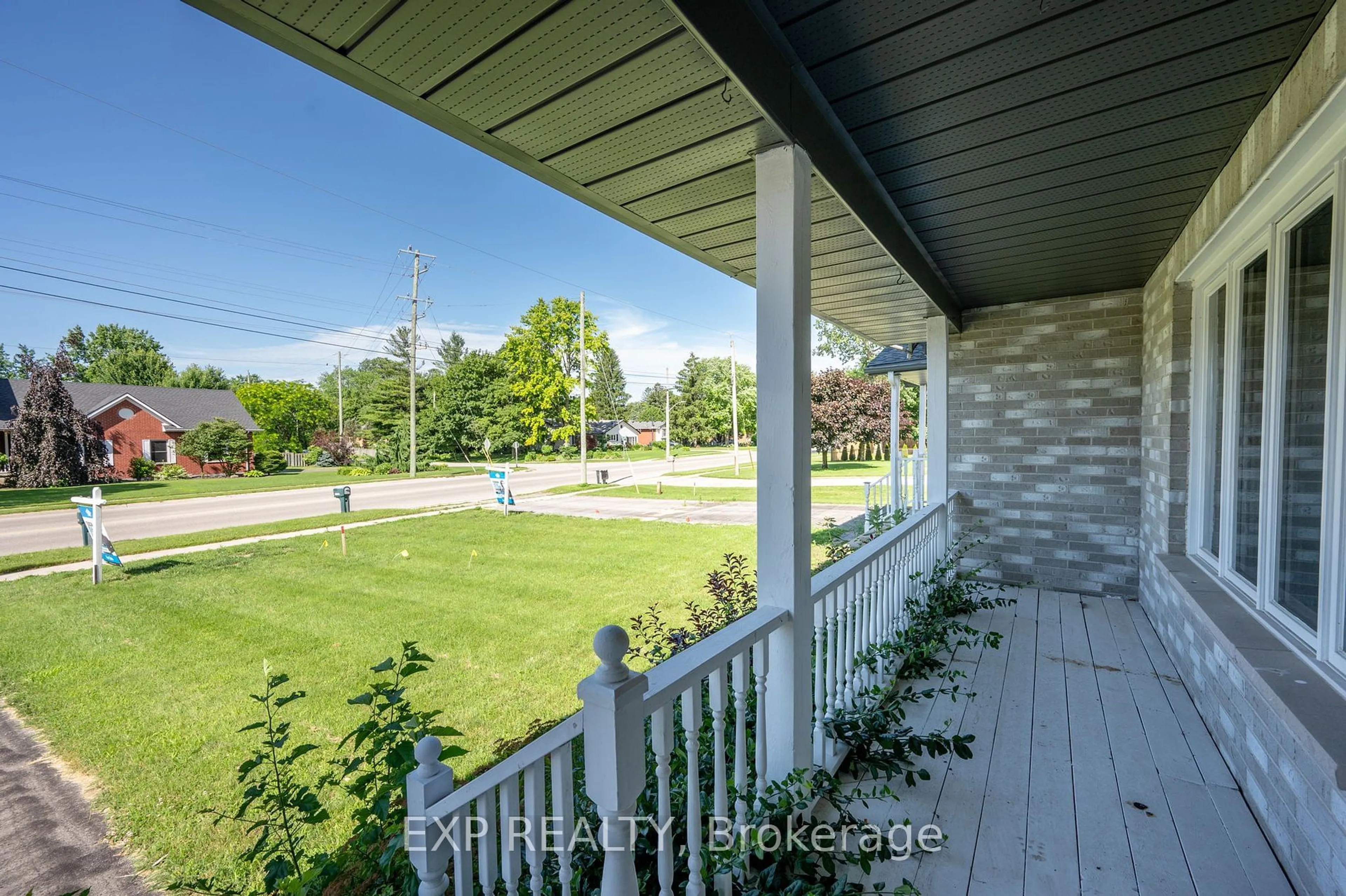 Patio, unknown for 22264 ADELAIDE St, Strathroy-Caradoc Ontario N0L 1W0