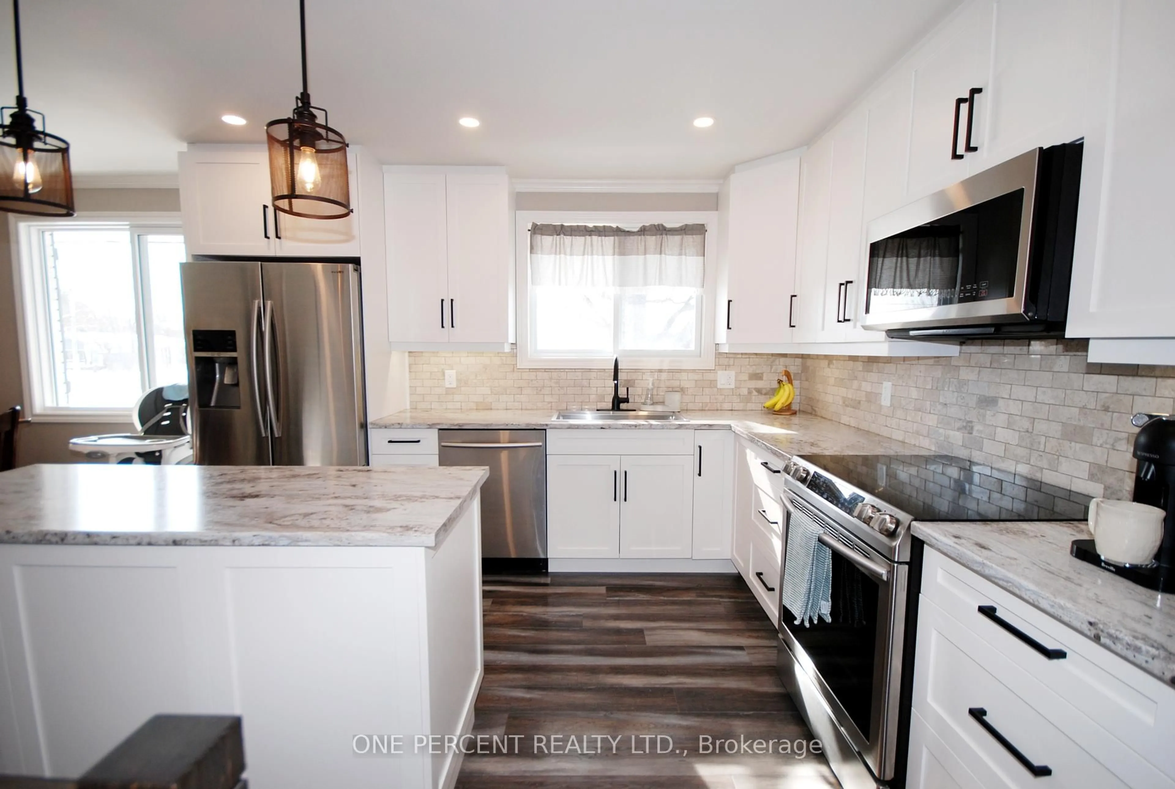 Open concept kitchen, ceramic/tile floor for 510 Forest Lea Rd, Laurentian Valley Ontario K8A 6W6