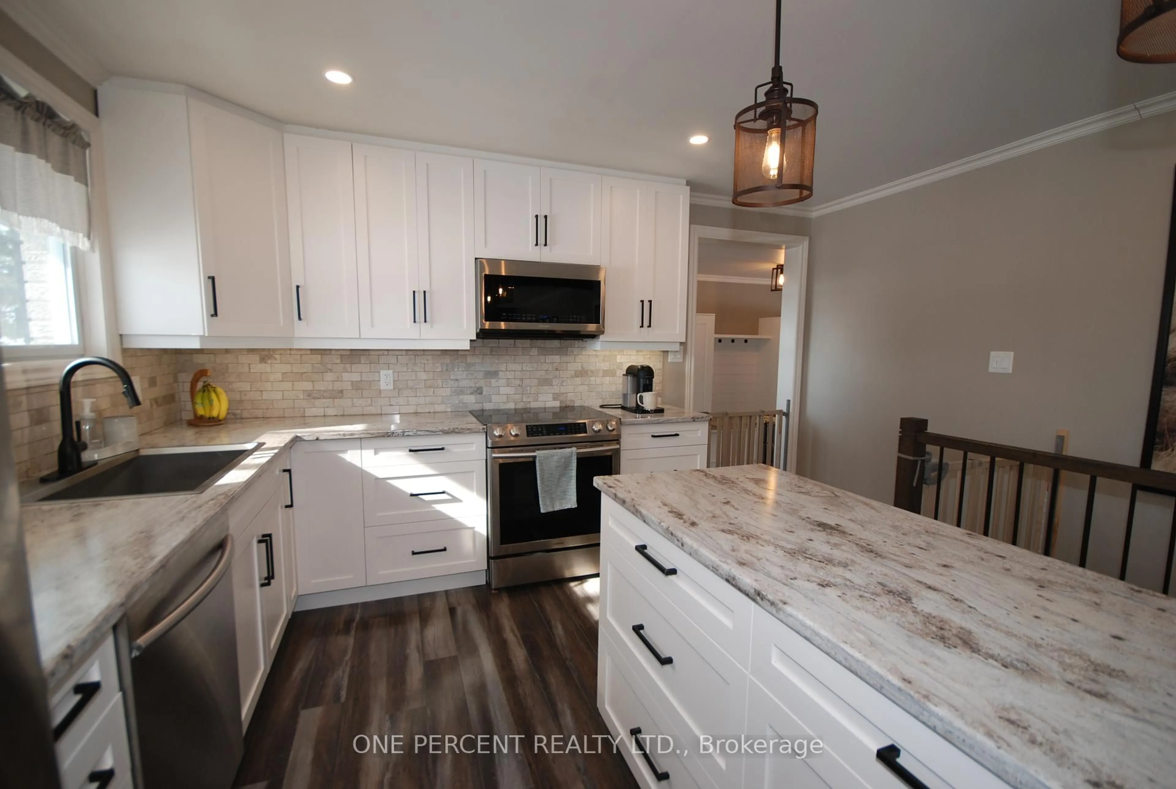 Open concept kitchen, ceramic/tile floor for 510 Forest Lea Rd, Laurentian Valley Ontario K8A 6W6