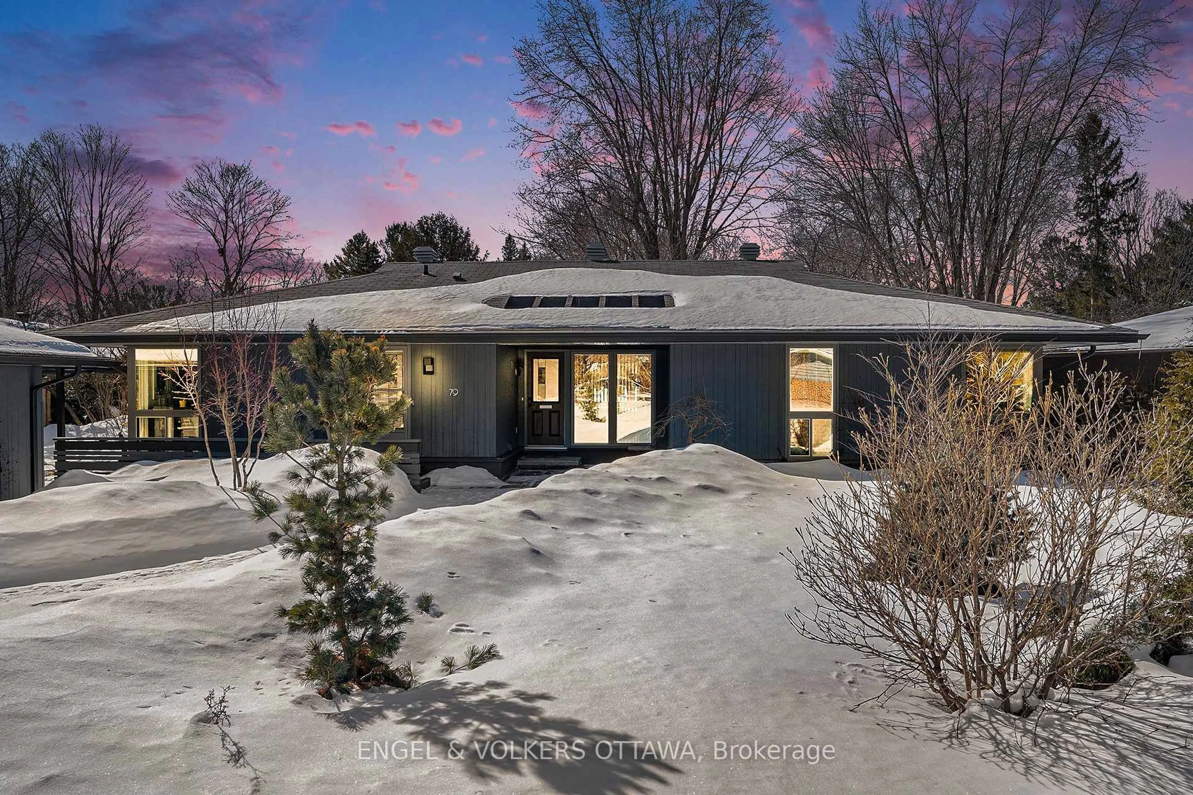 A pic from outside/outdoor area/front of a property/back of a property/a pic from drone, street for 79 Varley Dr, Kanata Ontario K2K 1H3