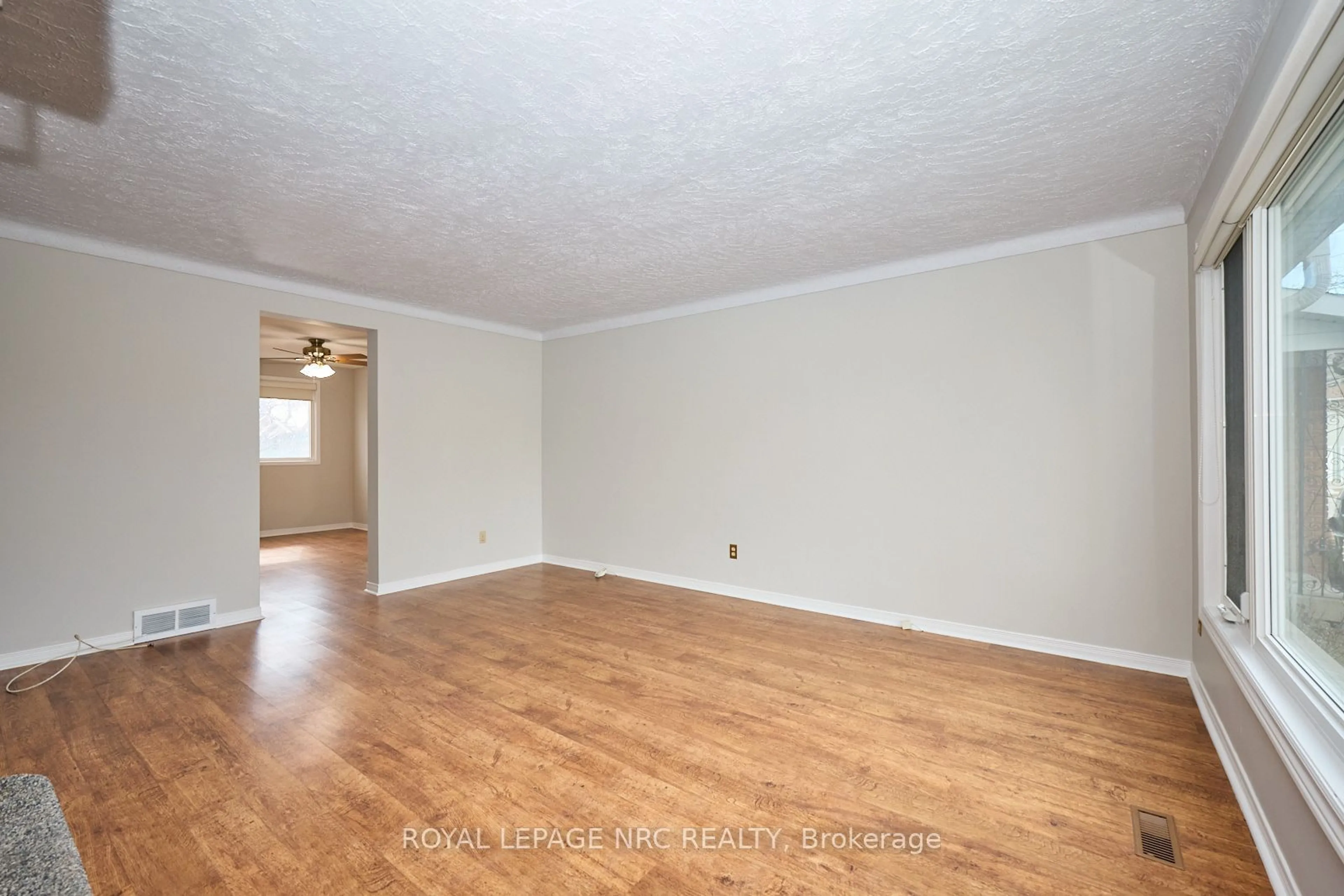 A pic of a room for 622 Carlton St, St. Catharines Ontario L2M 6Z1