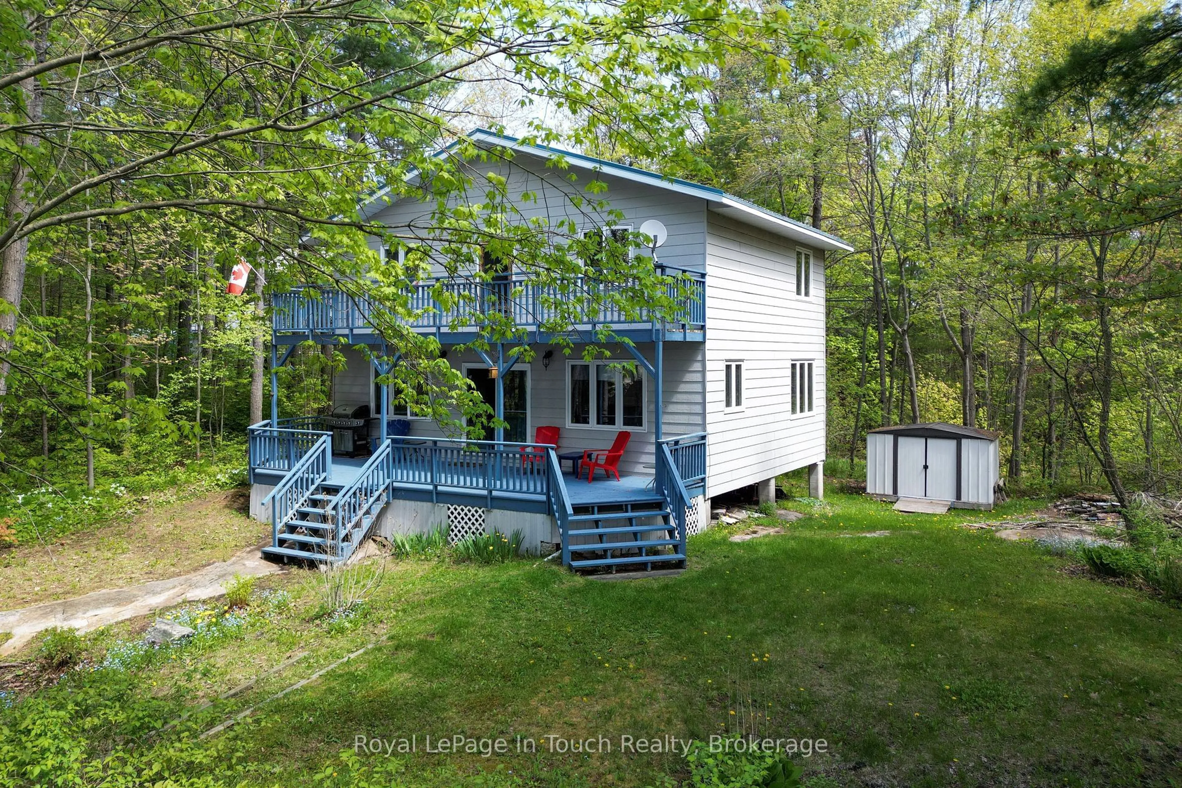 A pic from outside/outdoor area/front of a property/back of a property/a pic from drone, unknown for 10080 Georgian Bay Shore, Georgian Bay Ontario P0E 1E0