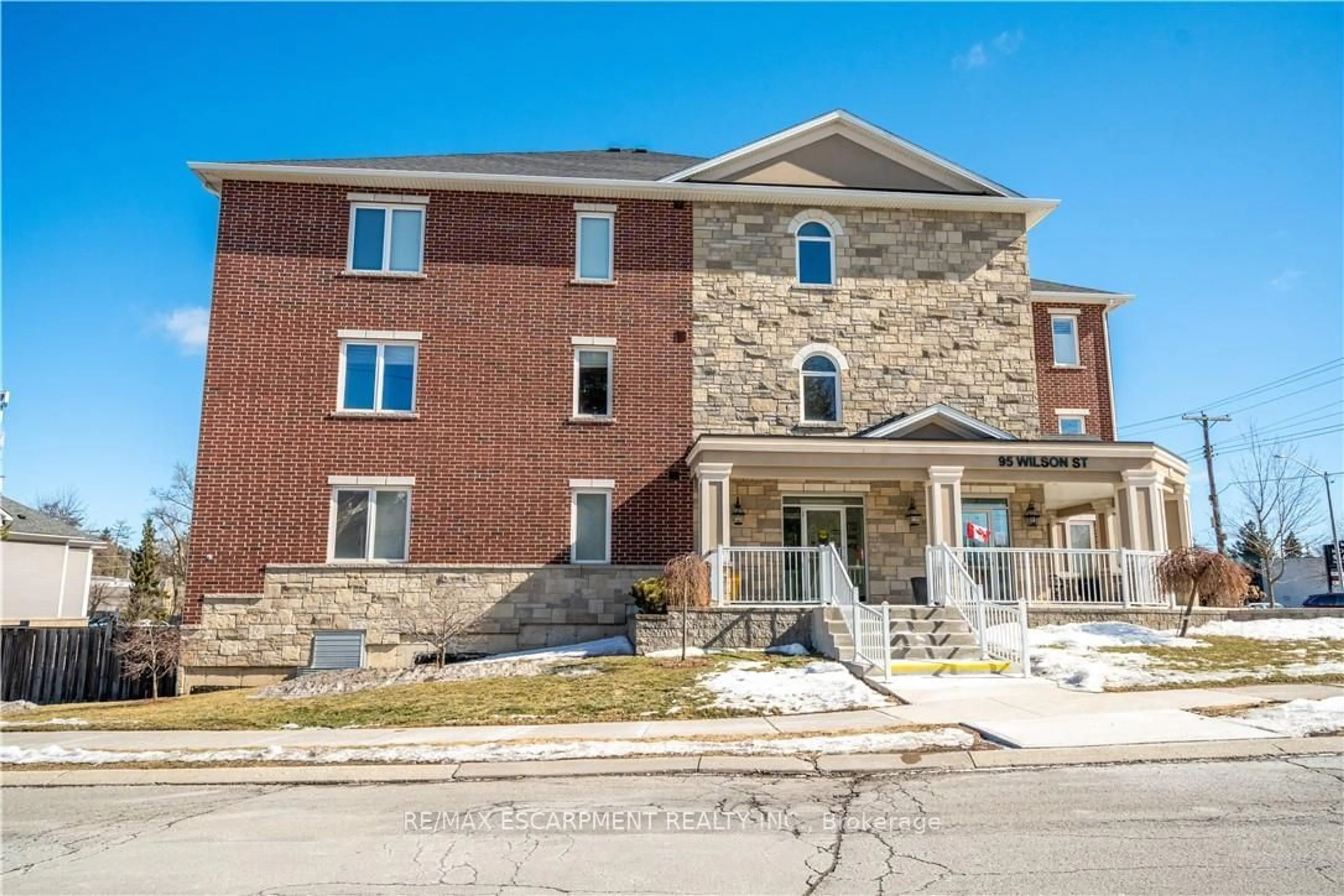 Home with brick exterior material, building for 95 Wilson St #204, Hamilton Ontario L9G 1N1