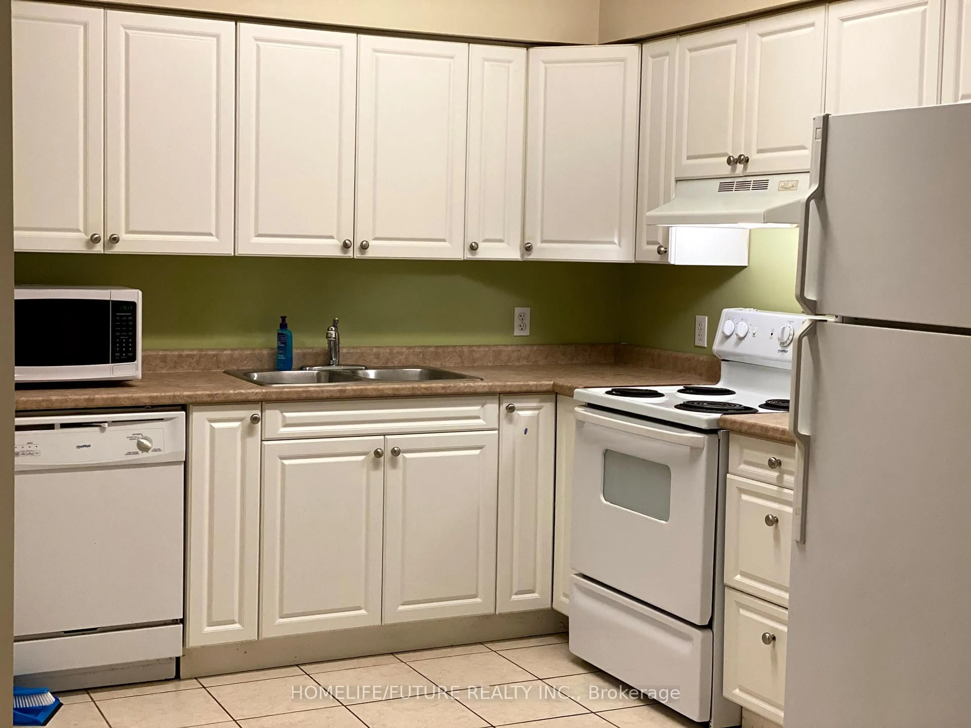 Standard kitchen, ceramic/tile floor for 271 Lester St #402, Waterloo Ontario N2L 3N6