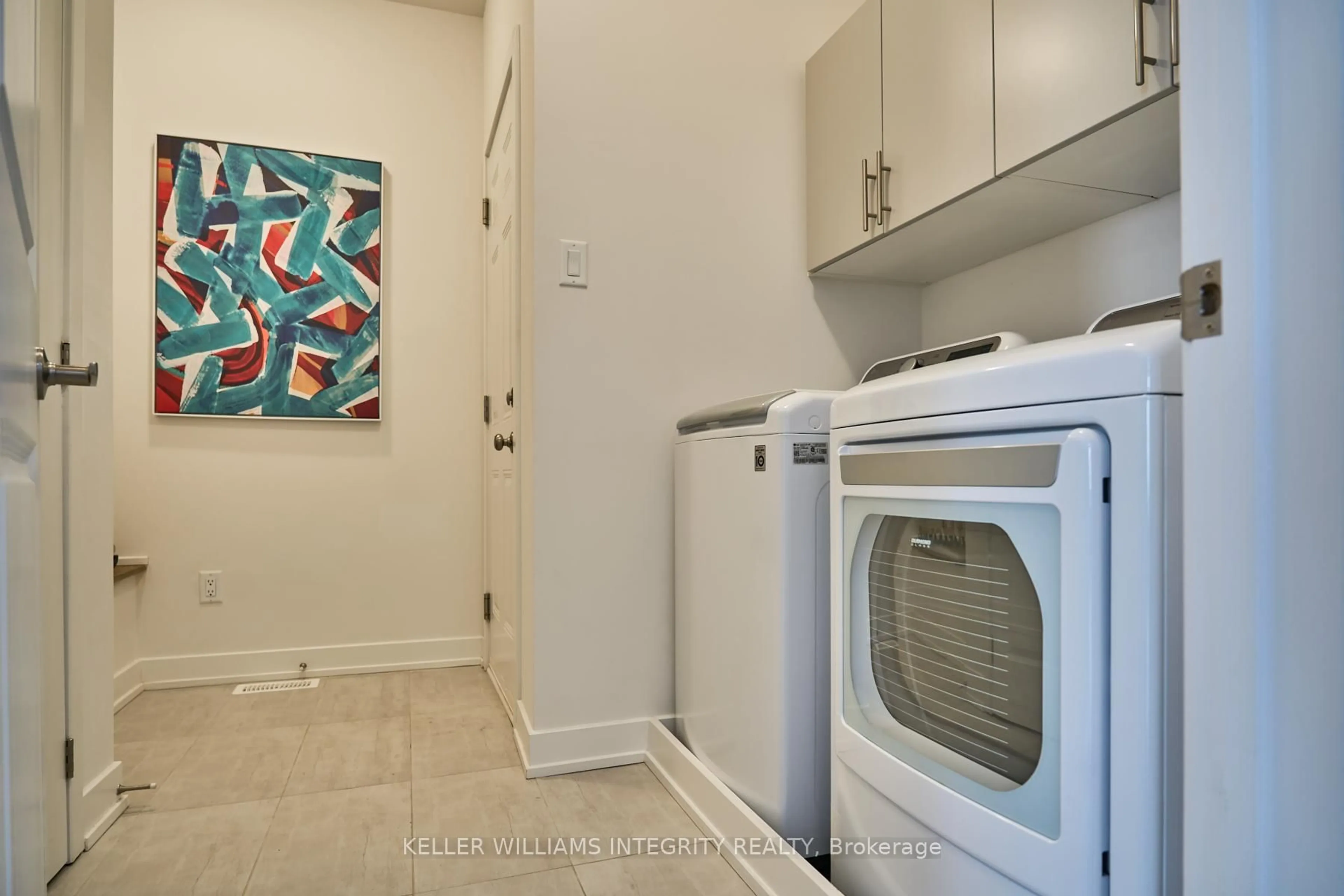 Laundry room for 936 Embankment St, Stittsville - Munster - Richmond Ontario K2S 2P7