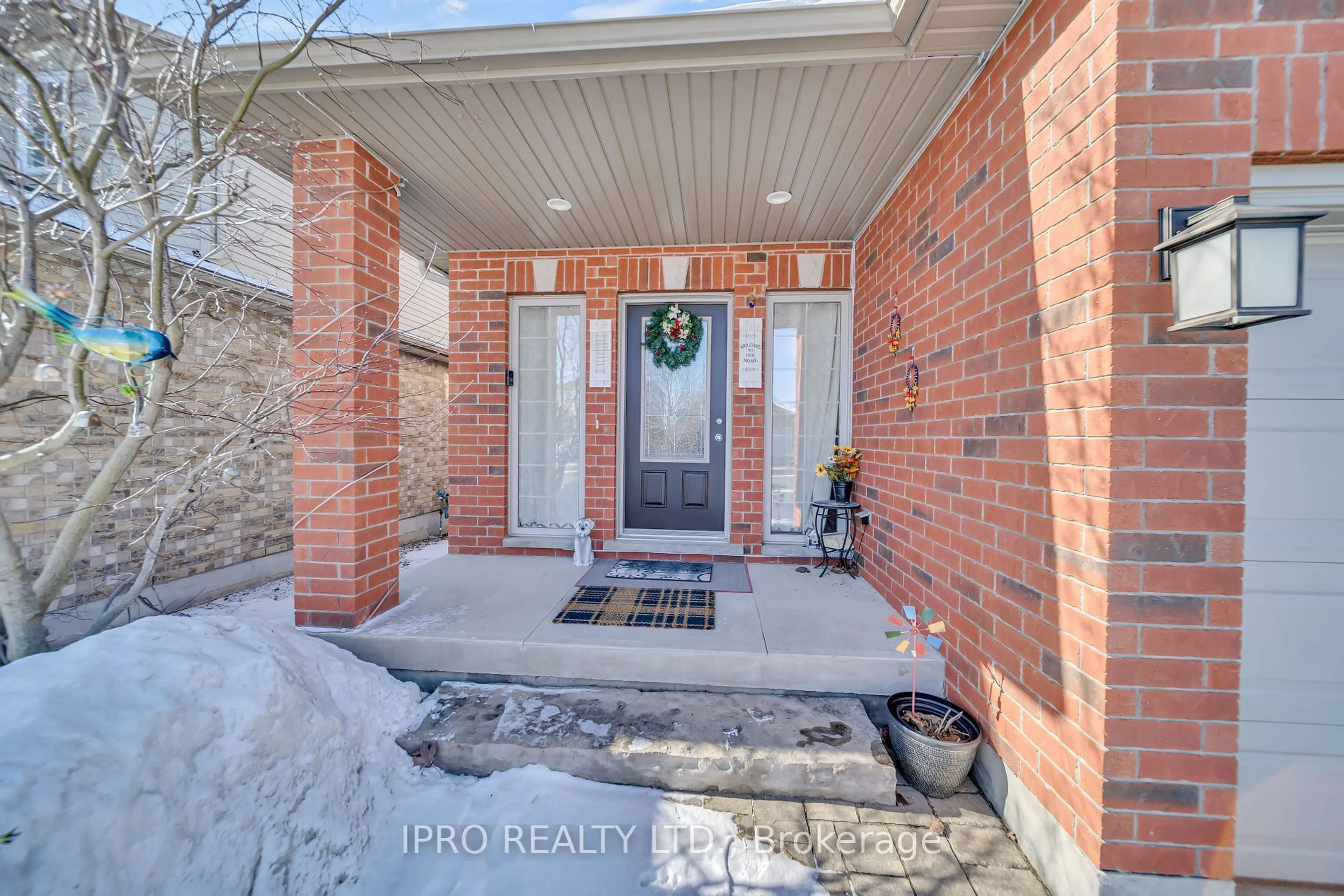 Indoor entryway for 64 Norton Dr, Guelph Ontario N1E 7K8