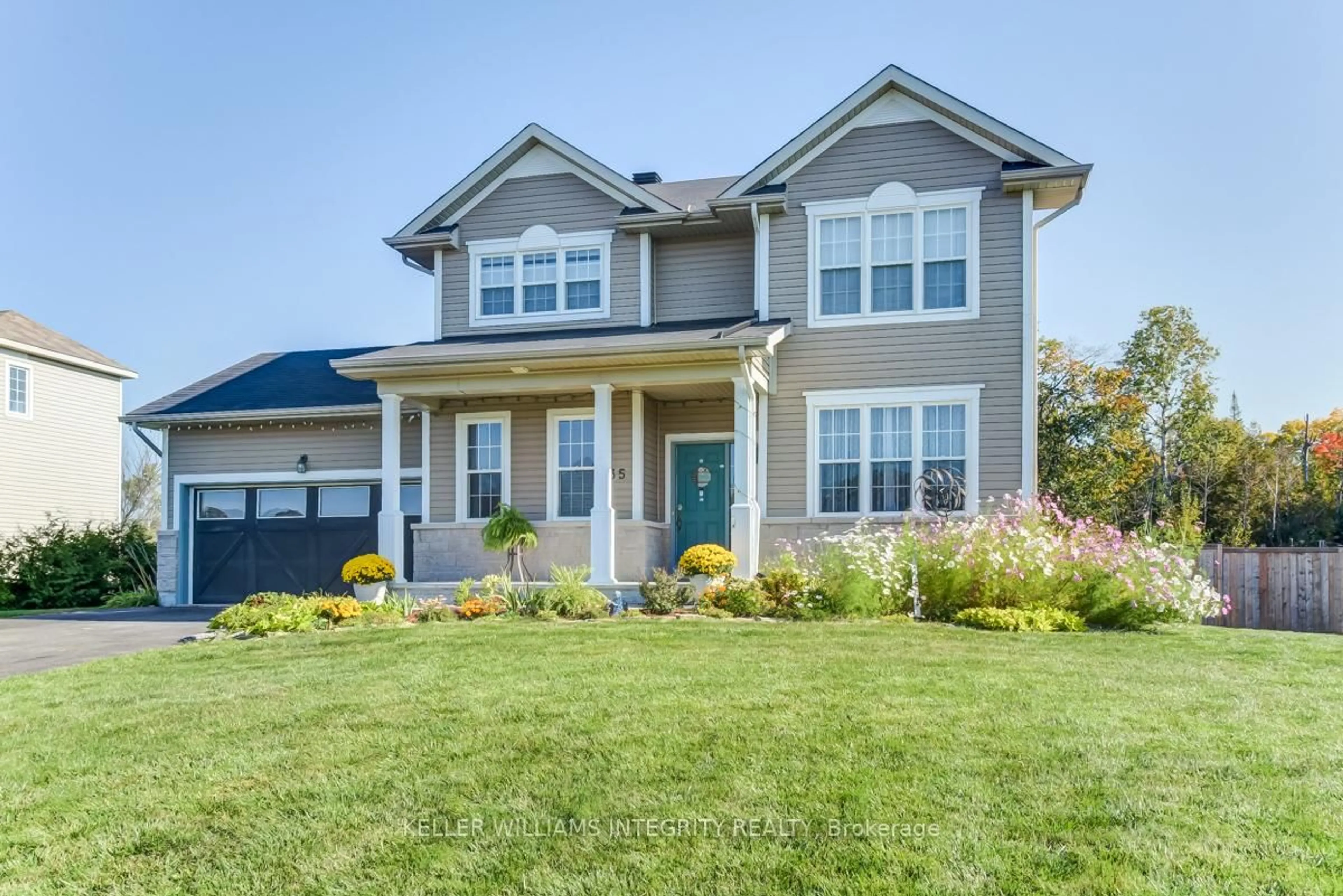 Home with vinyl exterior material, street for 35 White Tail Dr, Almonte Ontario K0A 1A0