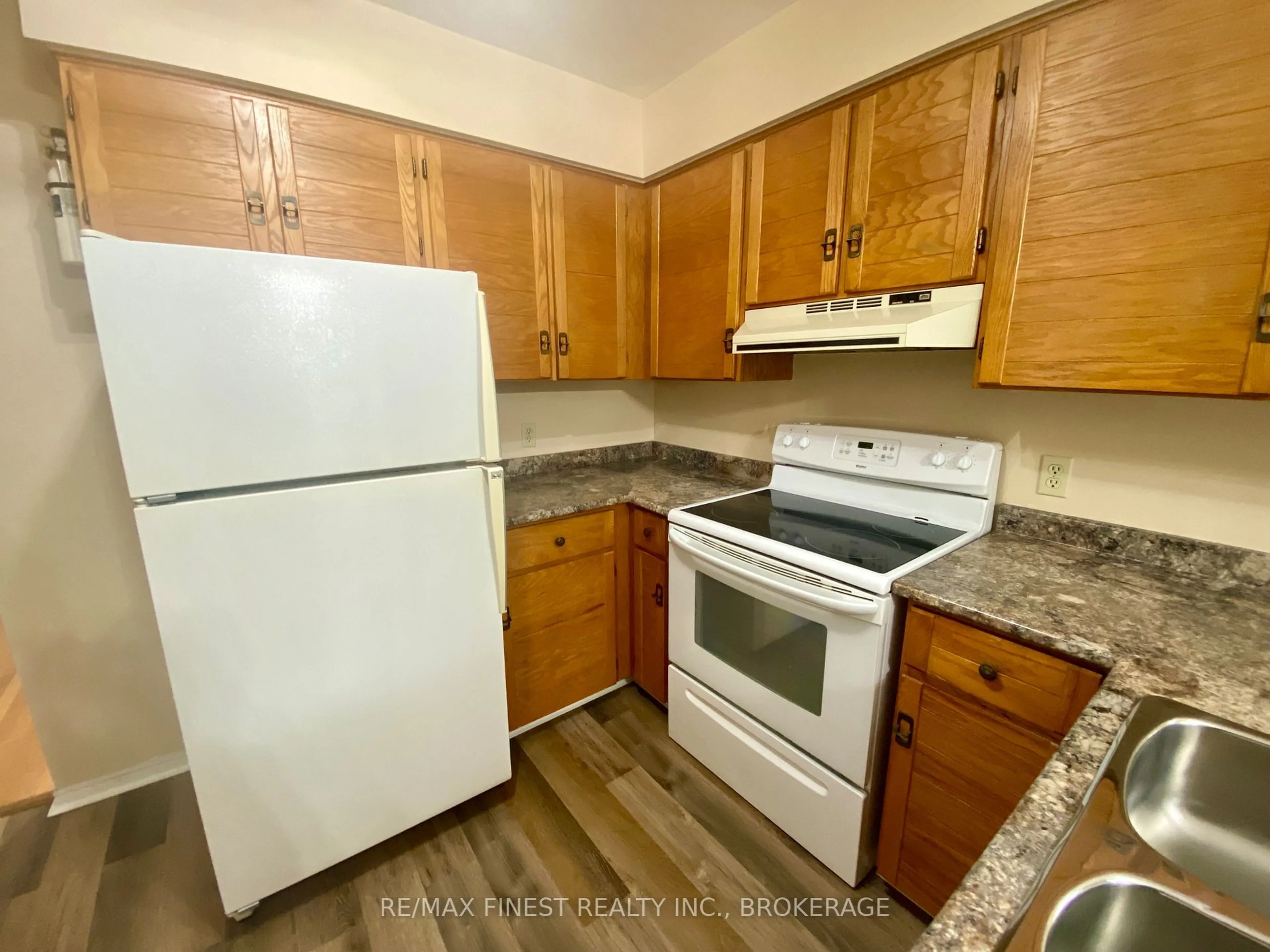 Standard kitchen, unknown for 867 Woodside Dr, Kingston Ontario K7P 1S9