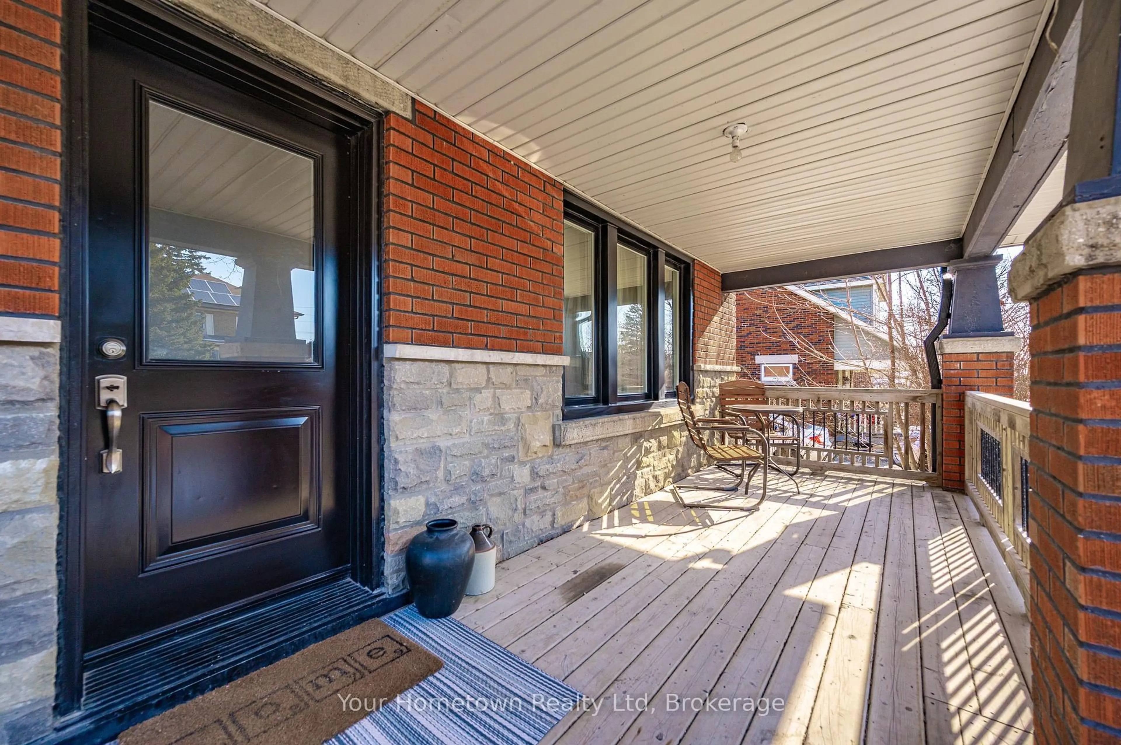 Patio, street for 660 St. Andrew St, Centre Wellington Ontario N1M 1P6