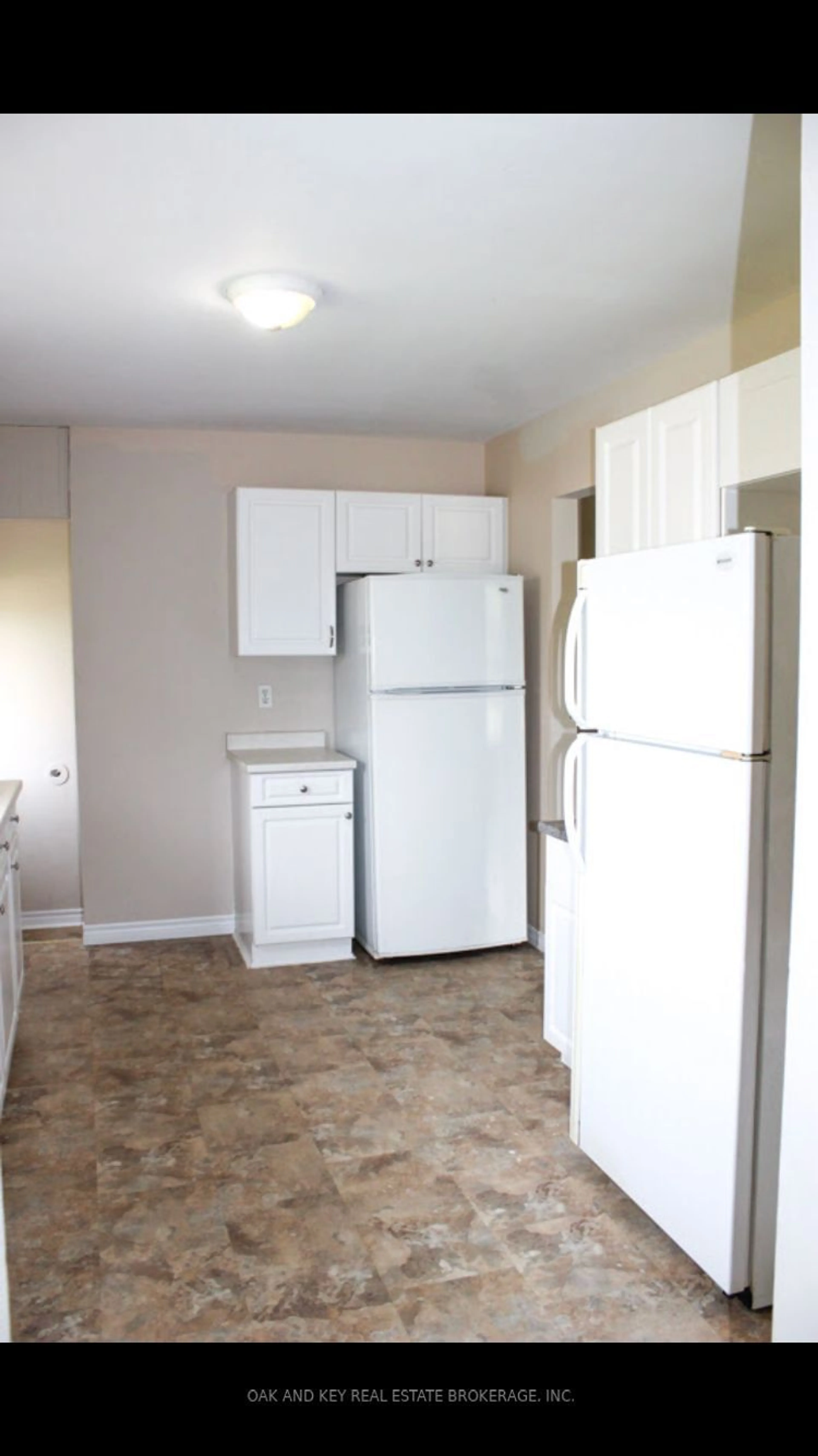 Standard kitchen, unknown for 330 FLEMIMG Dr, London Ontario N5V 4Y6