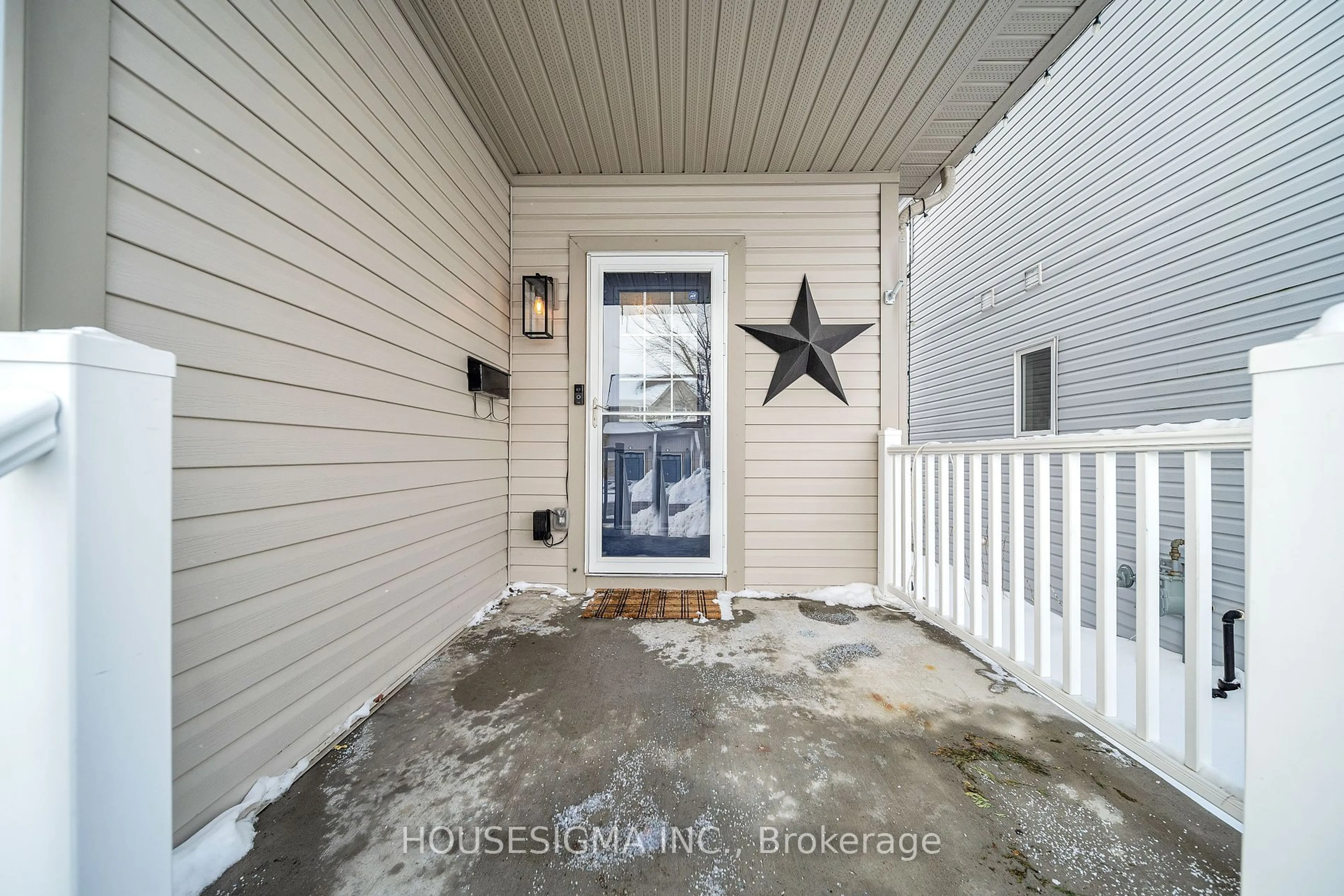 Indoor entryway for 87 Goodall Crt, Centre Wellington Ontario N1M 0C8