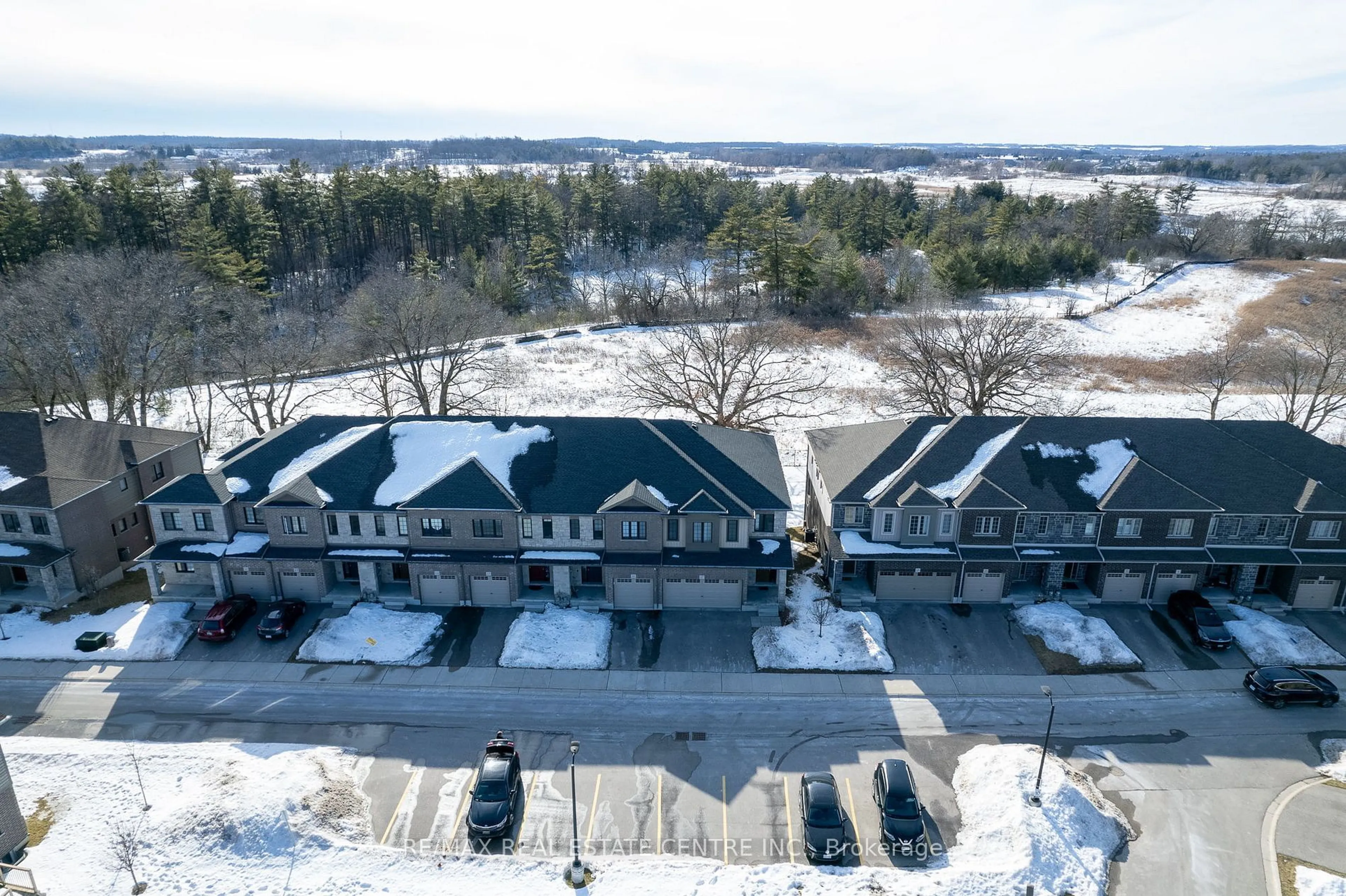 A pic from outside/outdoor area/front of a property/back of a property/a pic from drone, water/lake/river/ocean view for 135 Hardcastle Dr #27, Cambridge Ontario N1S 0B6