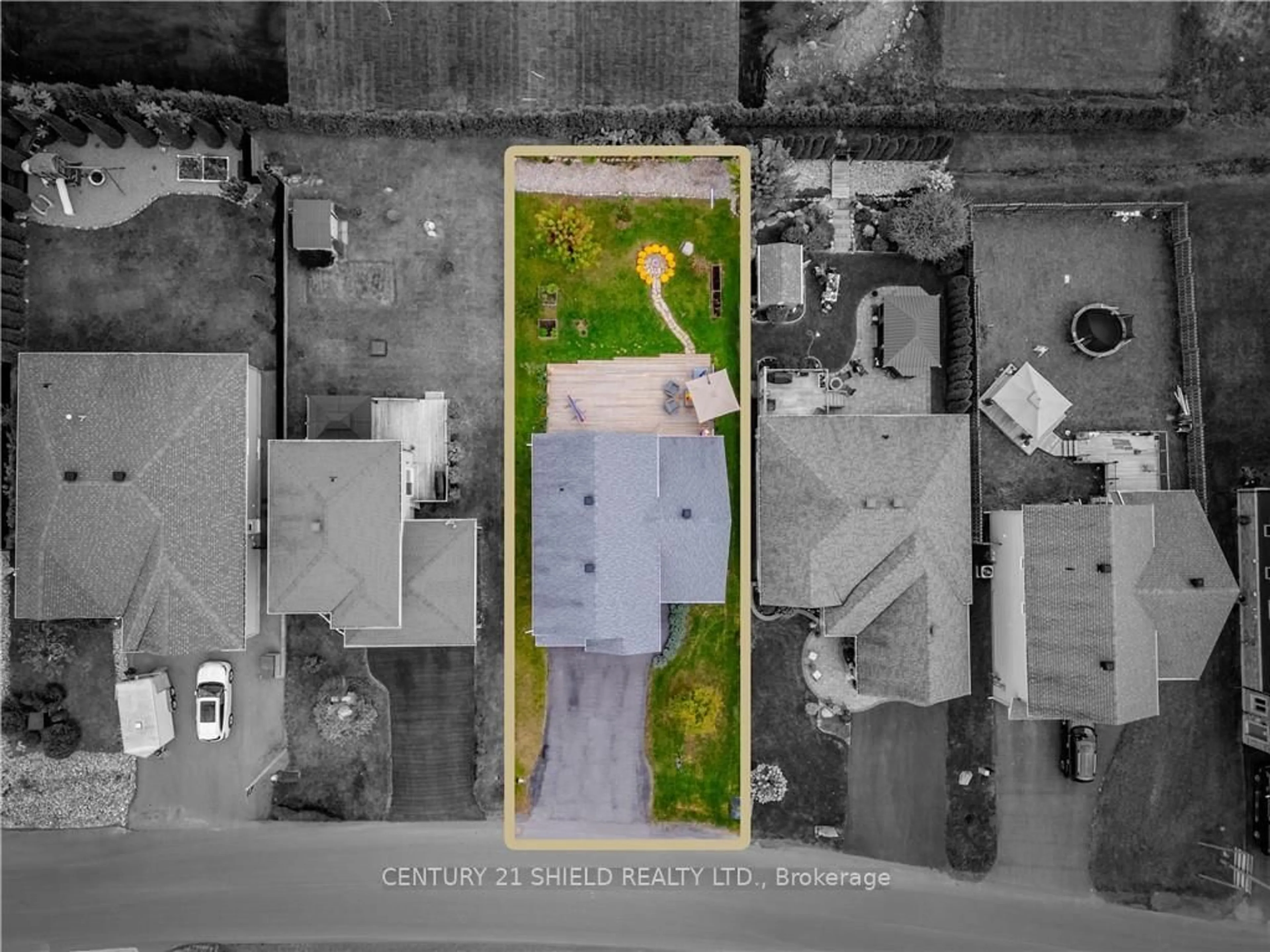A pic from outside/outdoor area/front of a property/back of a property/a pic from drone, street for 7 Jim Brownell Blvd, South Stormont Ontario K0C 1P0