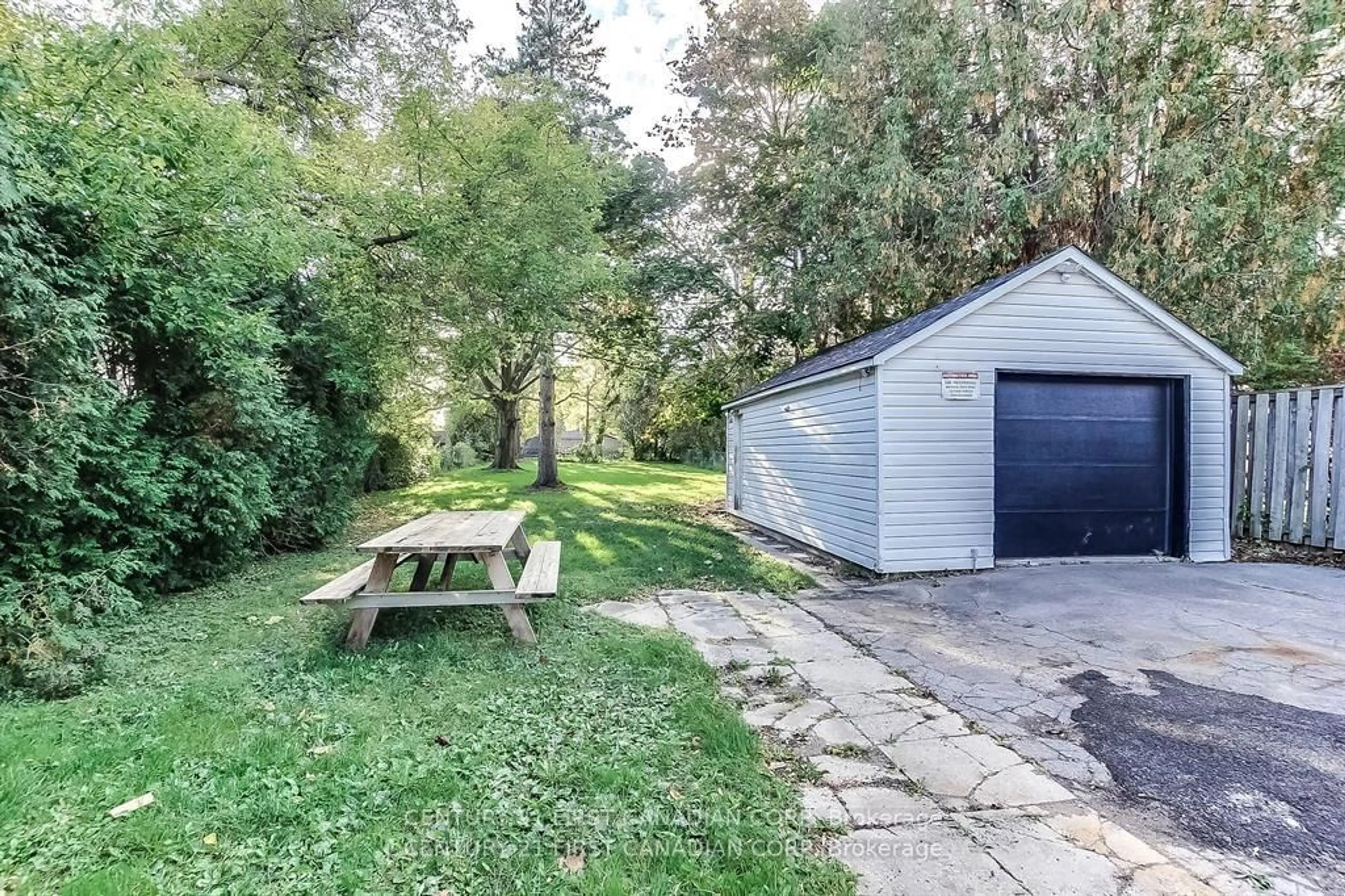 Shed for 347 Thiel St, London Ontario N5W 4P7