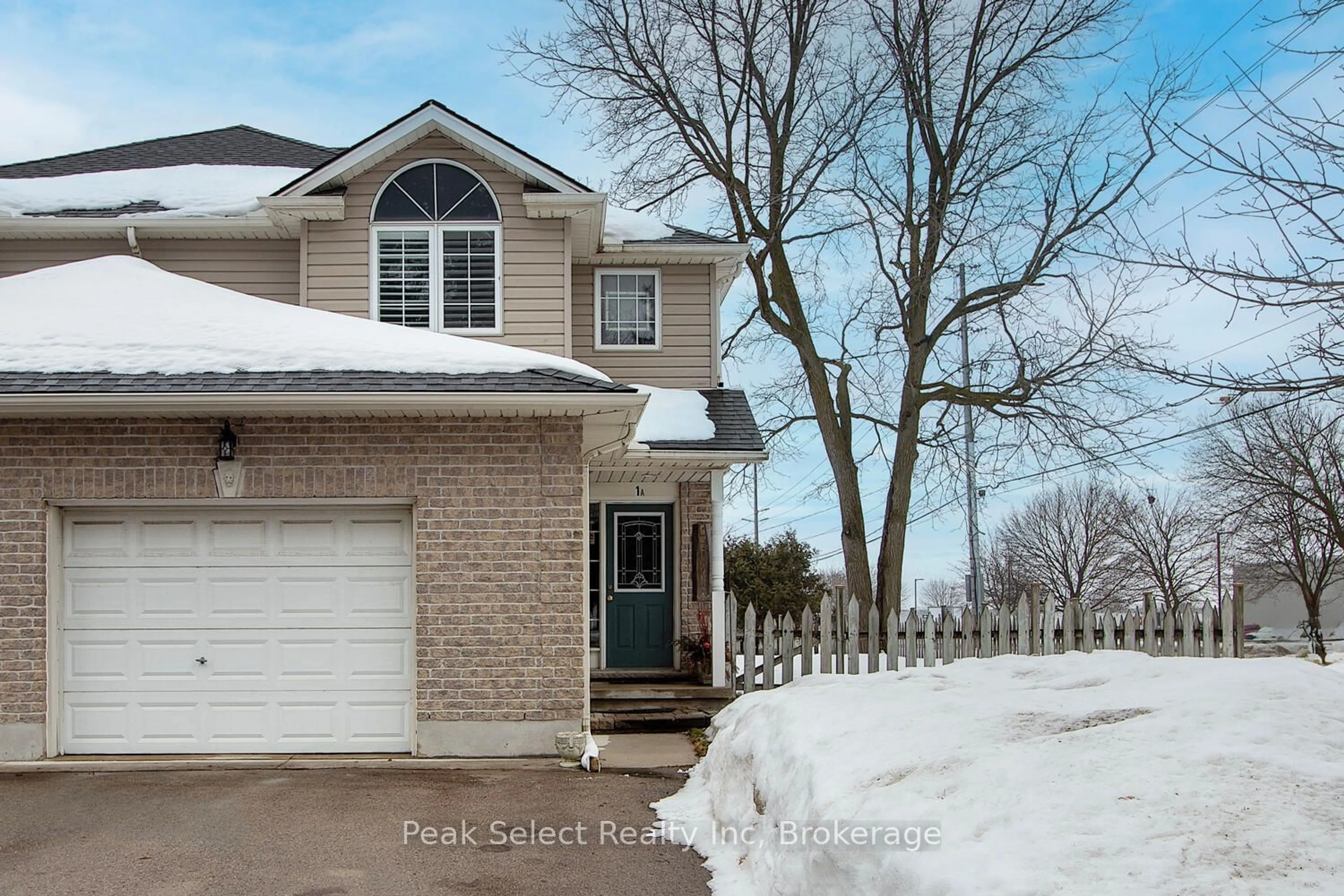 A pic from outside/outdoor area/front of a property/back of a property/a pic from drone, street for 1A Maxwell St, St. Marys Ontario N4X 1C6