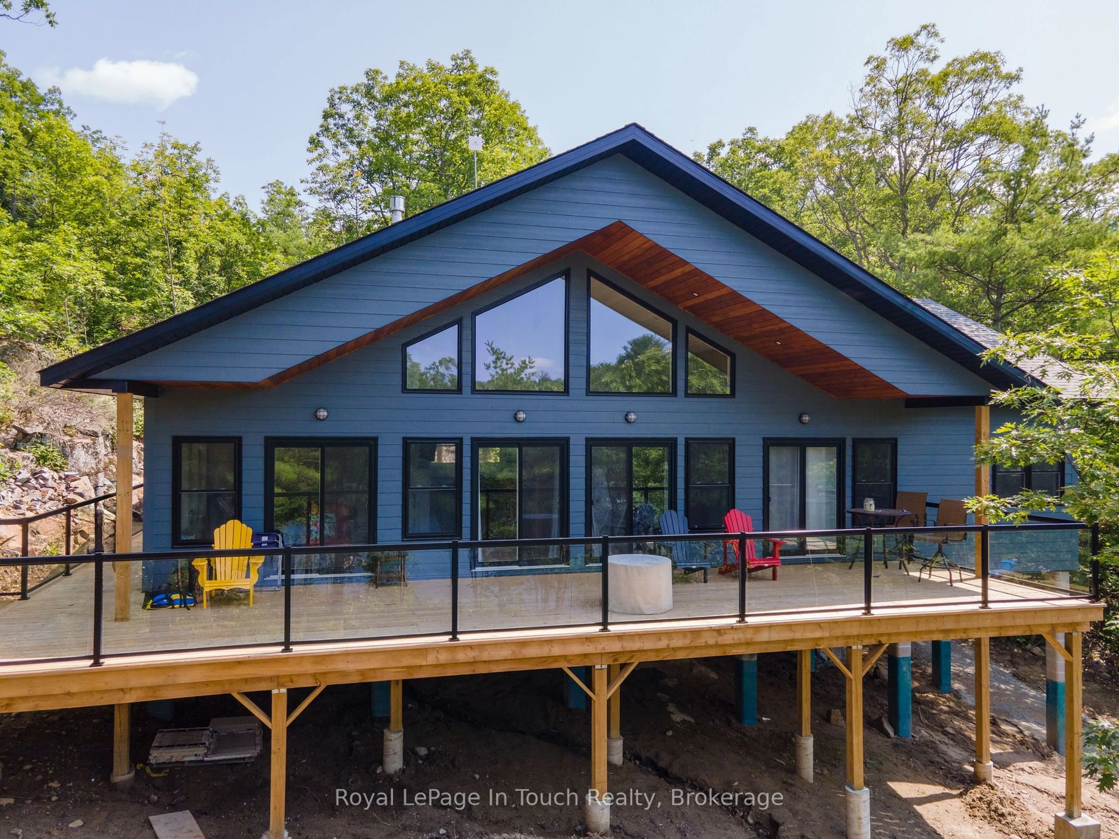 Home with vinyl exterior material, water/lake/river/ocean view for 8814 Georgian Bay Shore, Georgian Bay Ontario P0E 1E0