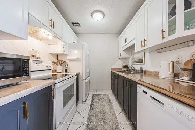 Additional property image - 893 Concession St Unit 201