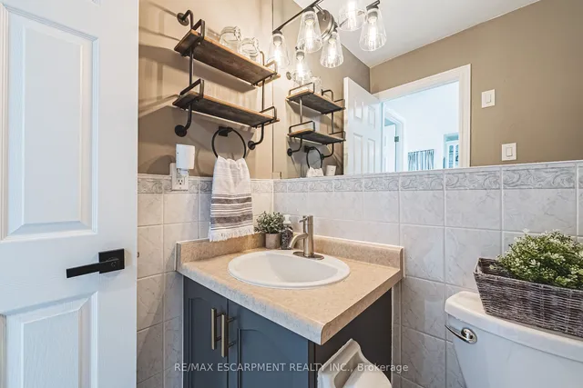 Additional property image - 893 Concession St Unit 201