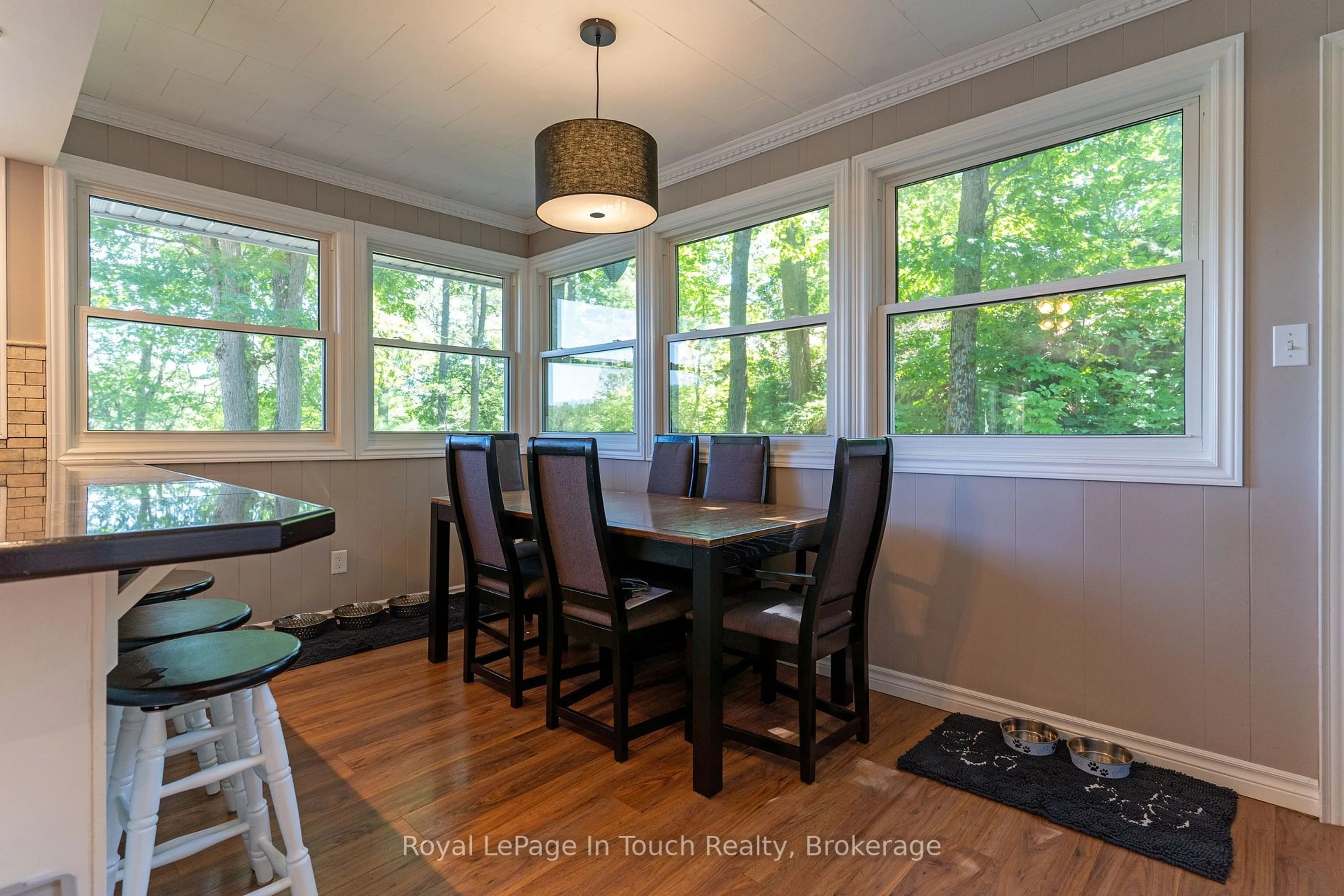 Dining room, wood/laminate floor for 1346 Island 980, Georgian Bay Ontario P0E 1E0