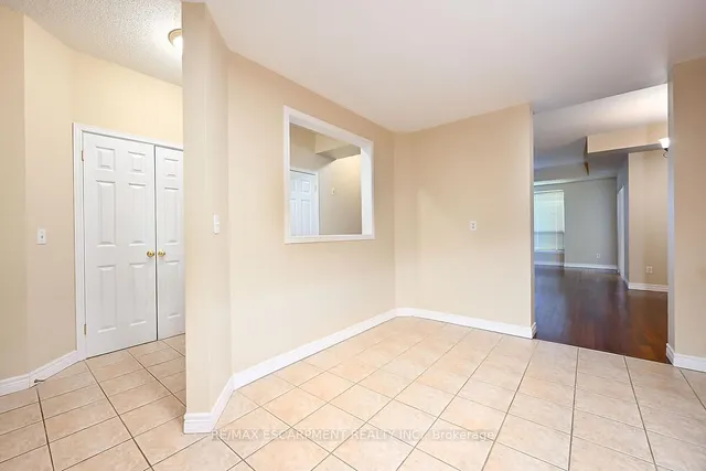 Additional property image - 2000 Creekside Dr Unit 501