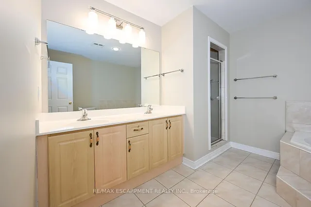 Additional property image - 2000 Creekside Dr Unit 501