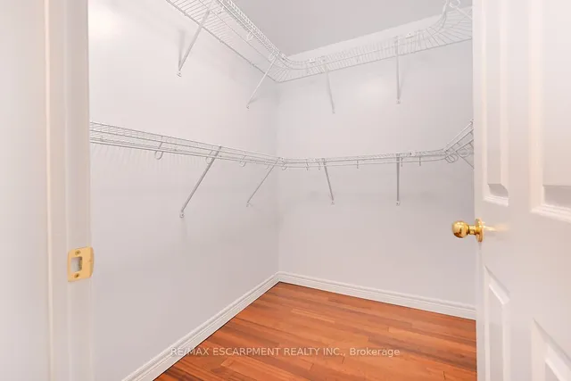 Additional property image - 2000 Creekside Dr Unit 501