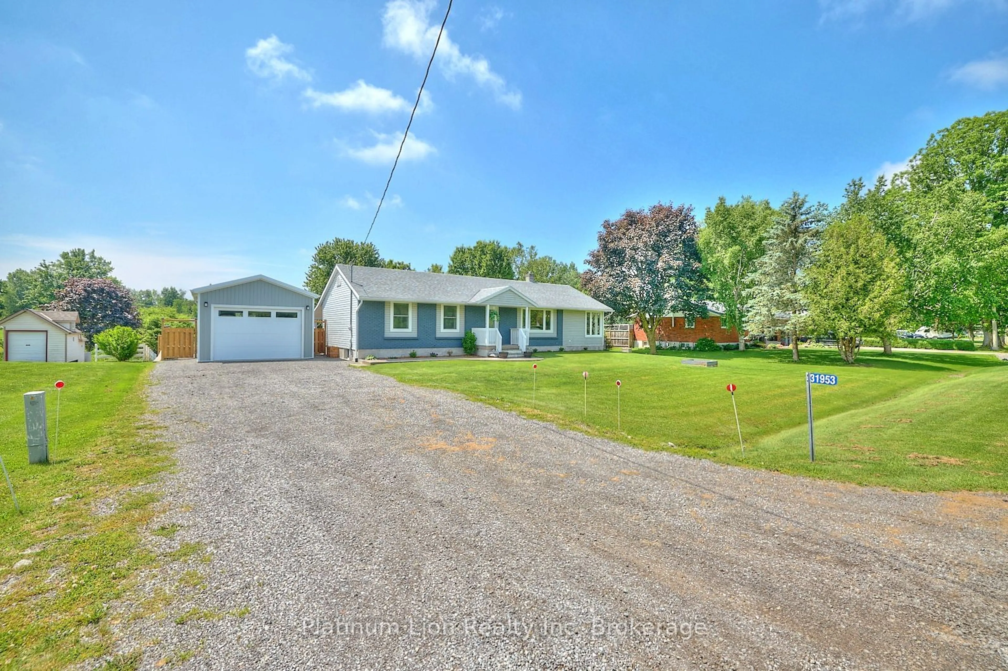 A pic from outside/outdoor area/front of a property/back of a property/a pic from drone, street for 31953 Church St, Wainfleet Ontario L0S 1V0