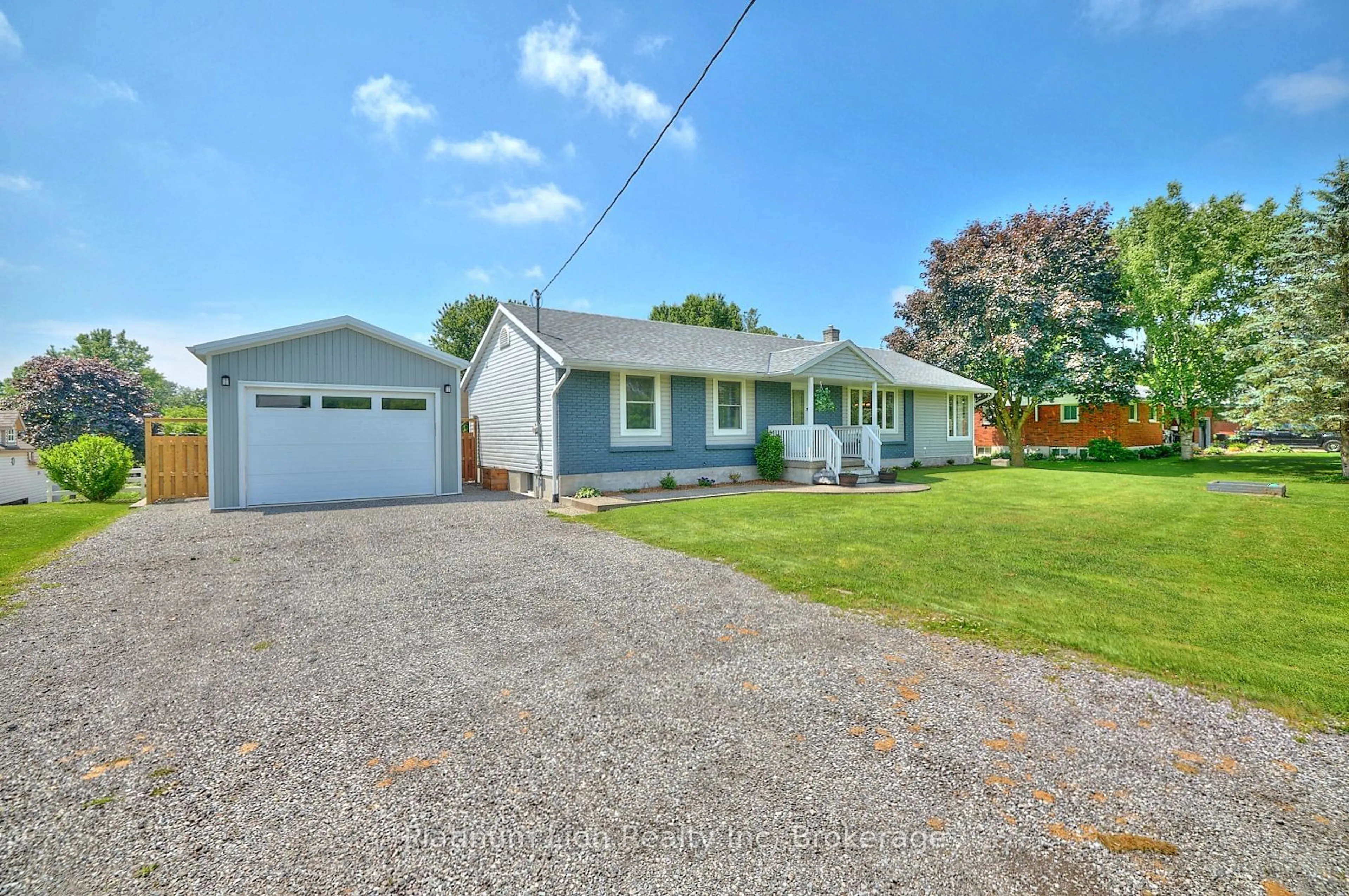 A pic from outside/outdoor area/front of a property/back of a property/a pic from drone, street for 31953 Church St, Wainfleet Ontario L0S 1V0
