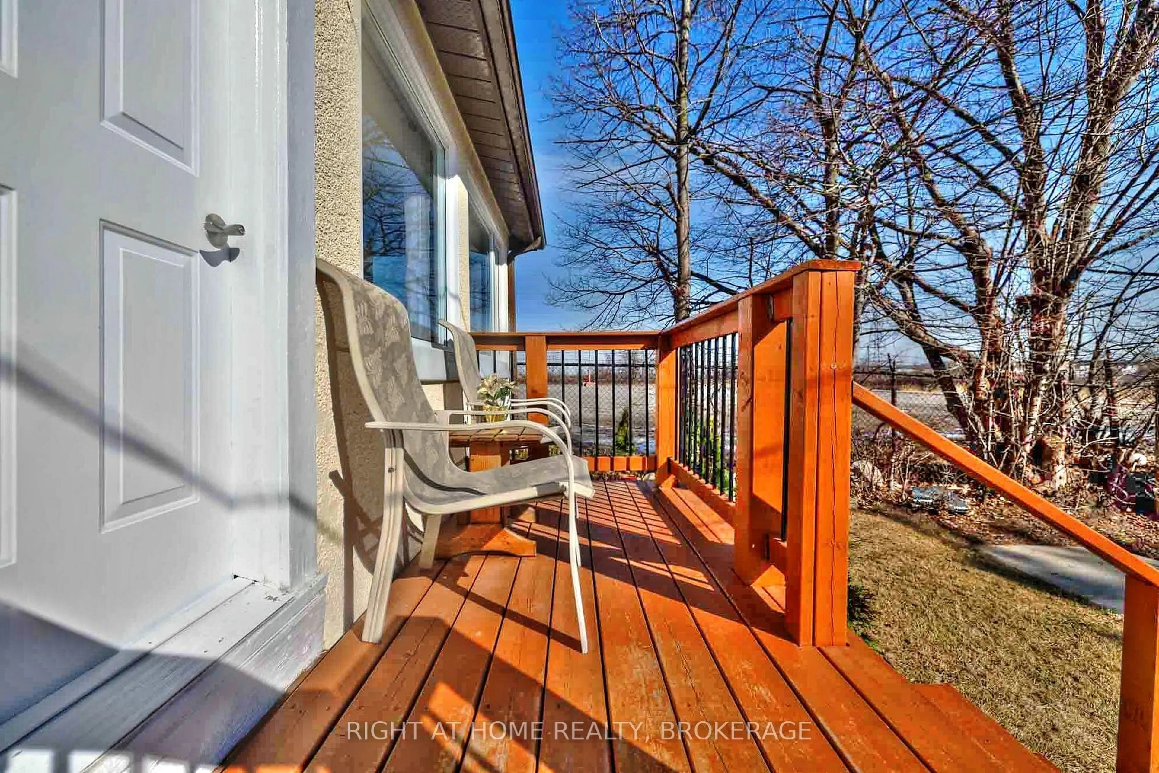 Balcony in the apartment, water/lake/river/ocean view for 4367 Homewood Ave, Niagara Falls Ontario L2E 4X3