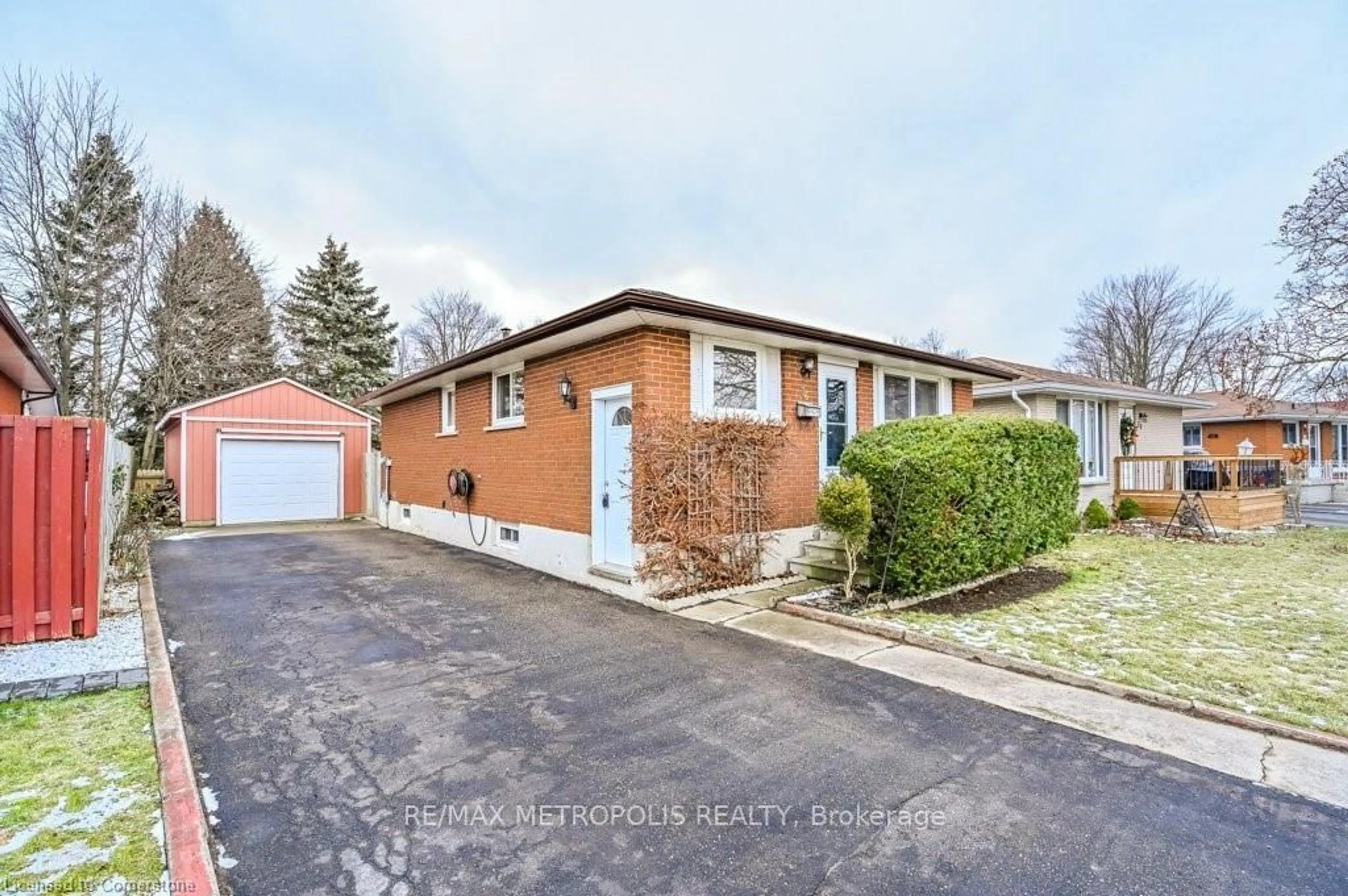 Home with brick exterior material, street for 76 GLEN Rd, Cambridge Ontario N1R 4L6