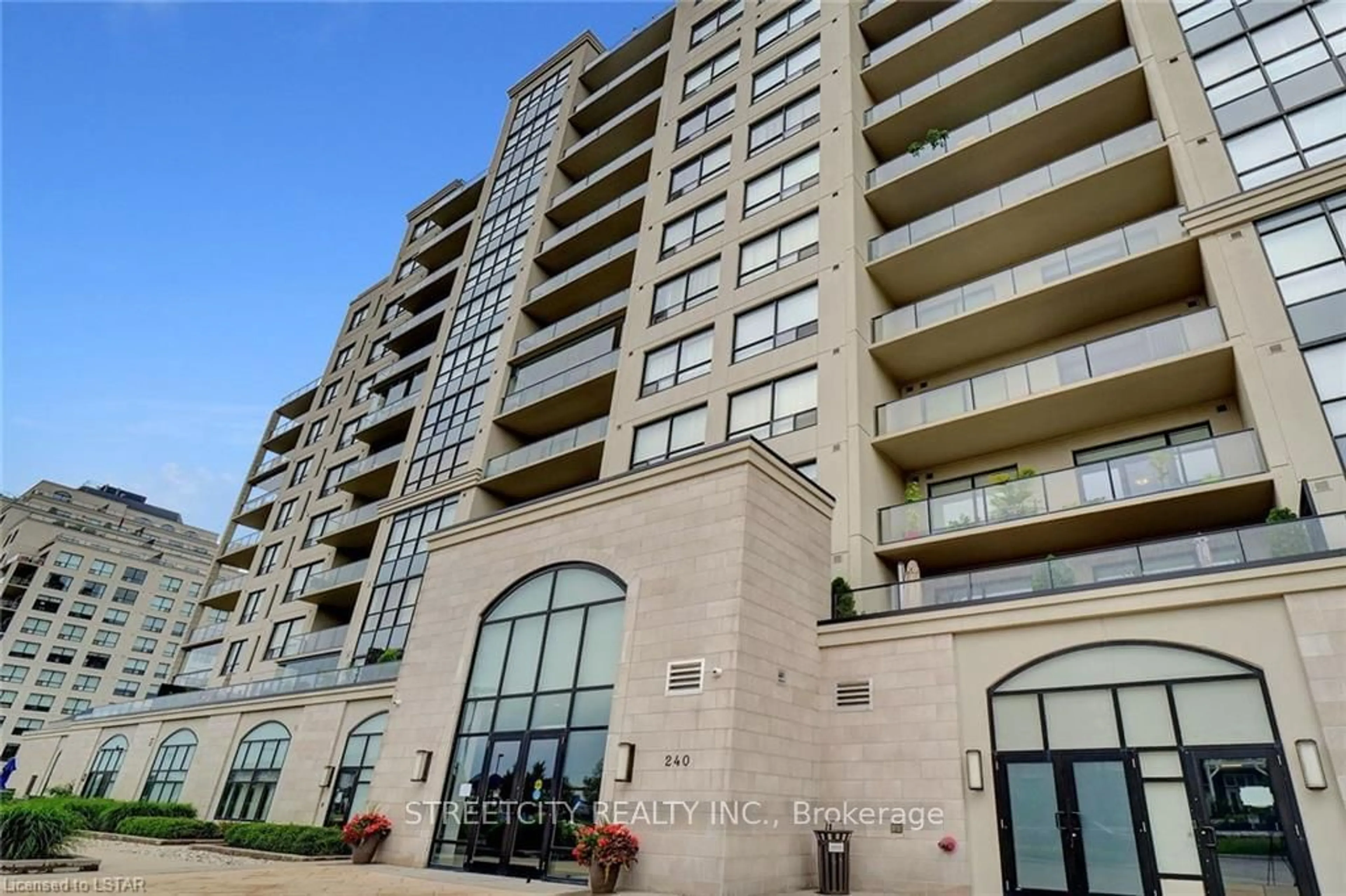 Indoor foyer for 240 Villagewalk Blvd #903, London Ontario N6G 0P6