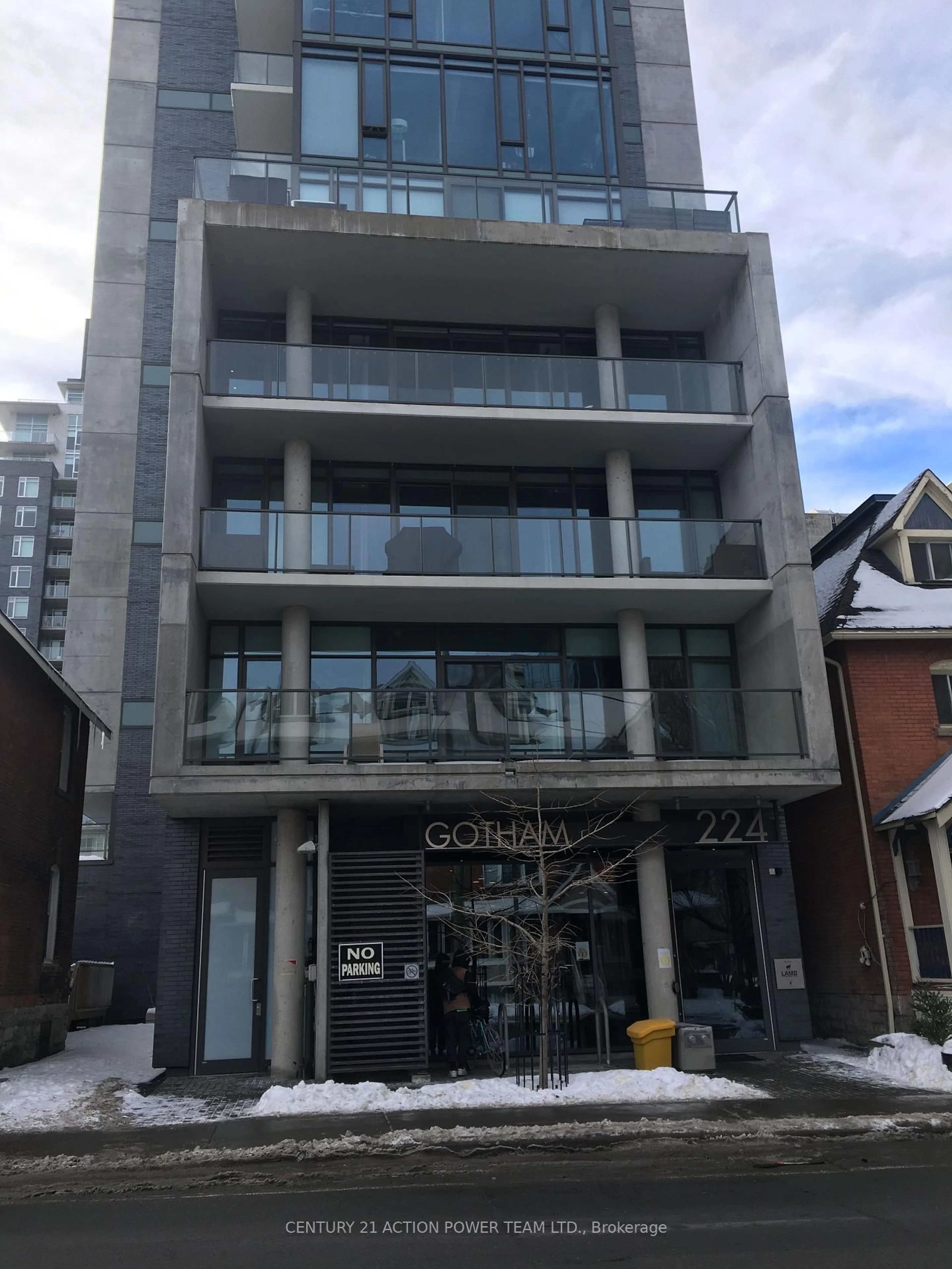 Indoor foyer for 224 Lyon St #615, Ottawa Centre Ontario K1R 0C1