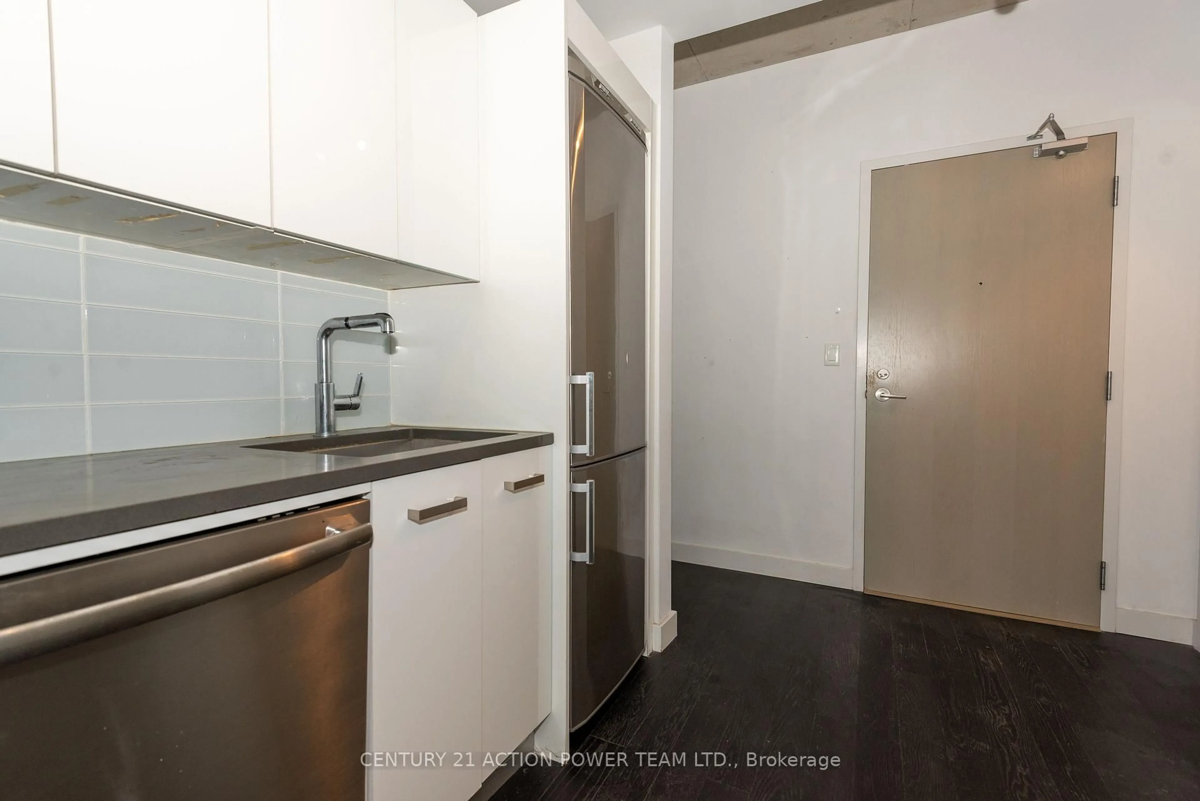 Standard kitchen, unknown for 224 Lyon St #615, Ottawa Centre Ontario K1R 0C1