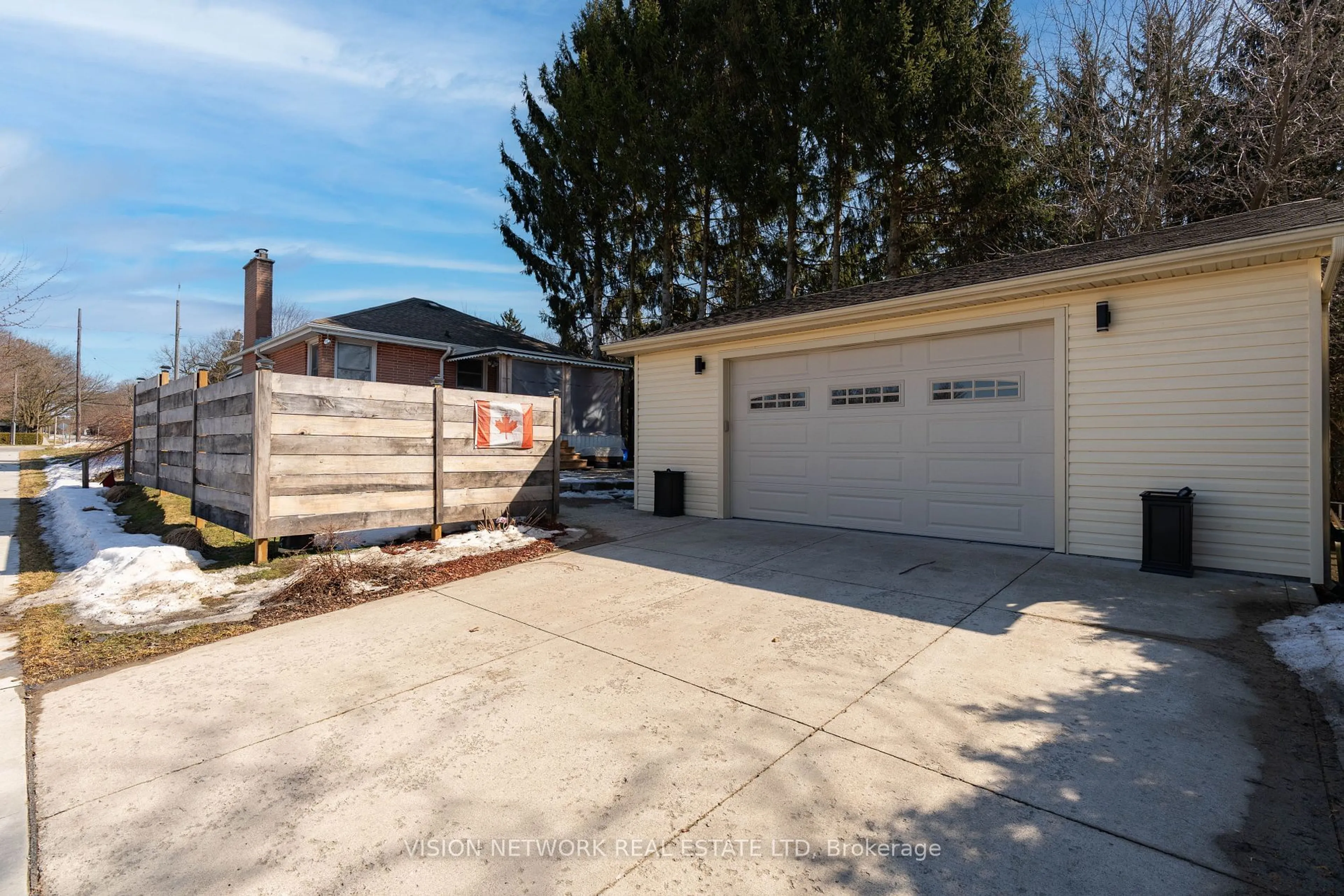 Indoor garage for 107 Linwood St, London Ontario N5Y 1W3