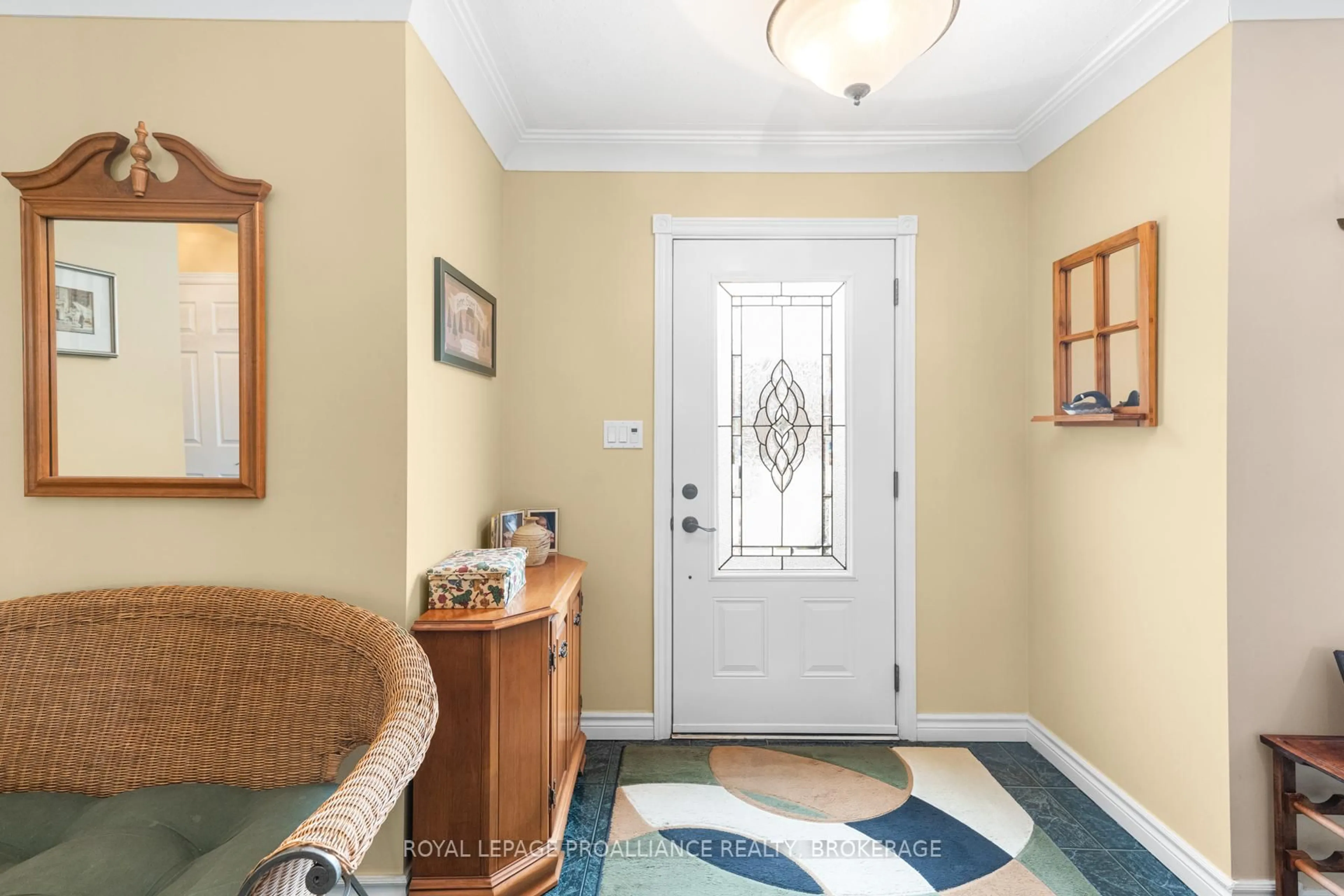 Indoor entryway for 520 Citation Cres, Kingston Ontario K7M 8W2