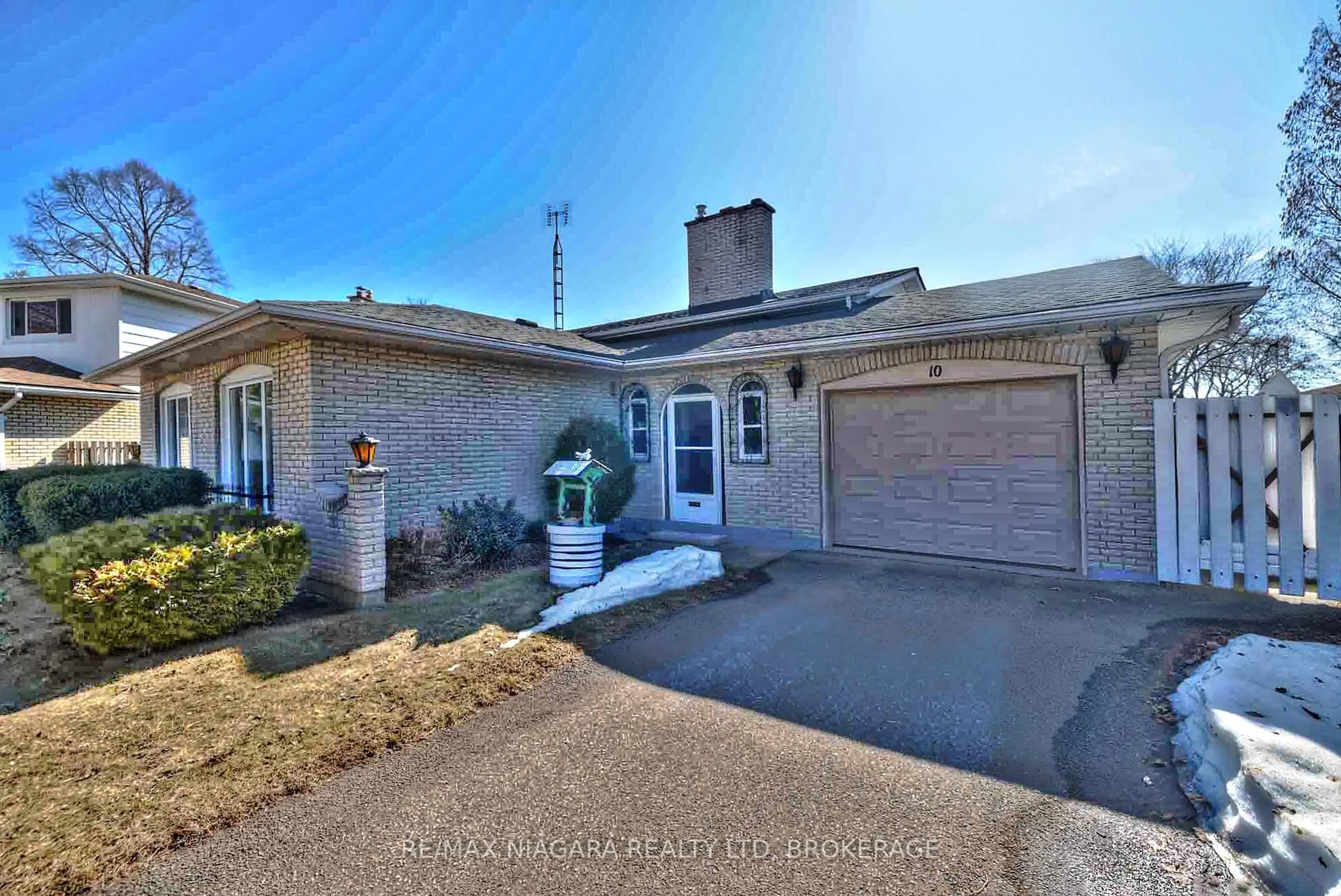 Unknown for 10 Harbour Heights Lane, St. Catharines Ontario L2N 4K3