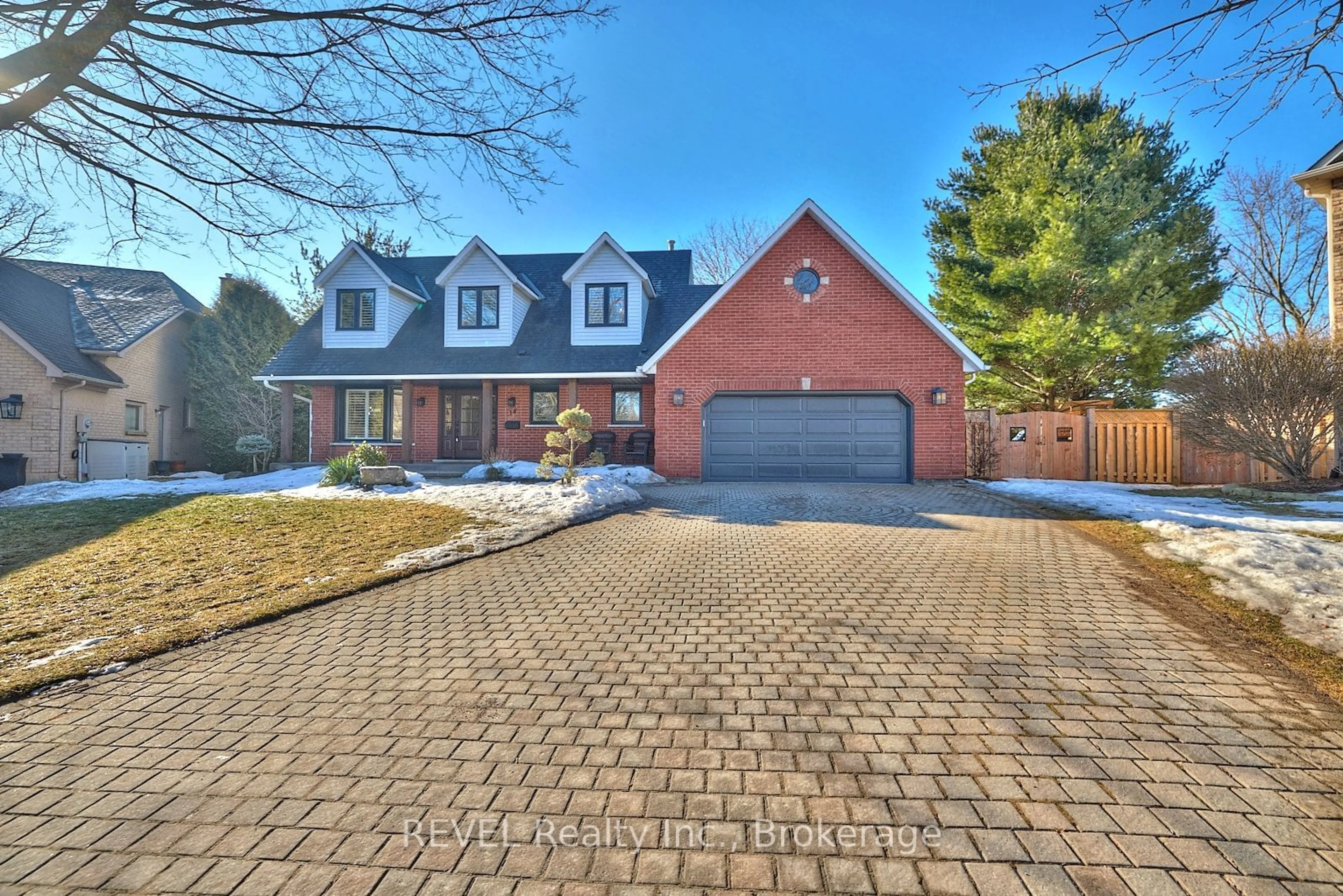 Home with brick exterior material, street for 18 Brookfield Crt, Pelham Ontario L0S 1E4