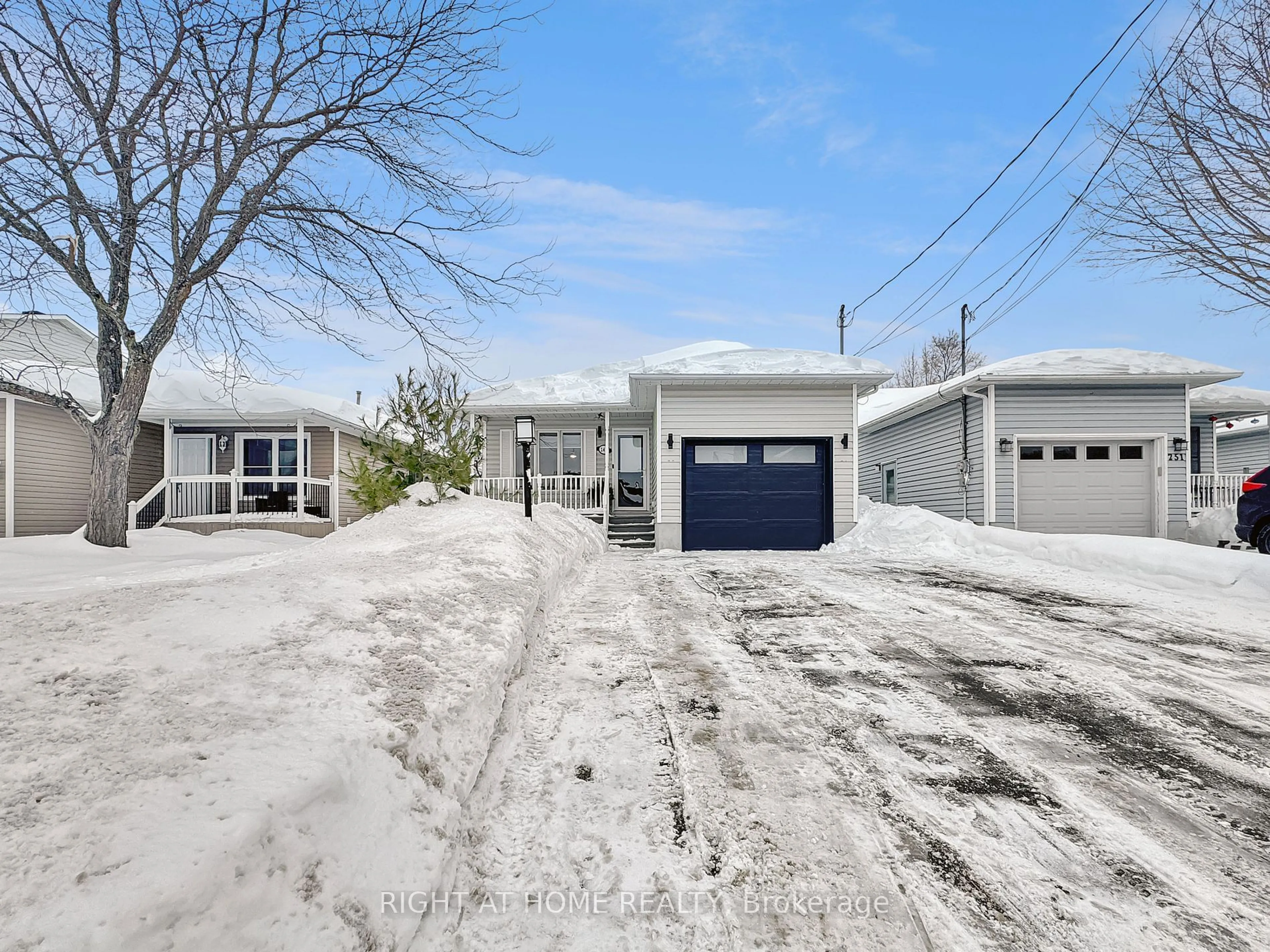 A pic from outside/outdoor area/front of a property/back of a property/a pic from drone, street for 247 mississippi Rd, Carleton Place Ontario K7C 4N5