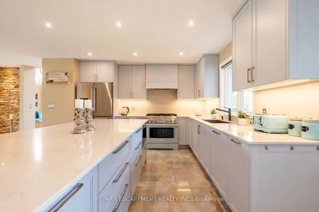 Additional property image - 399 Old Brock Rd