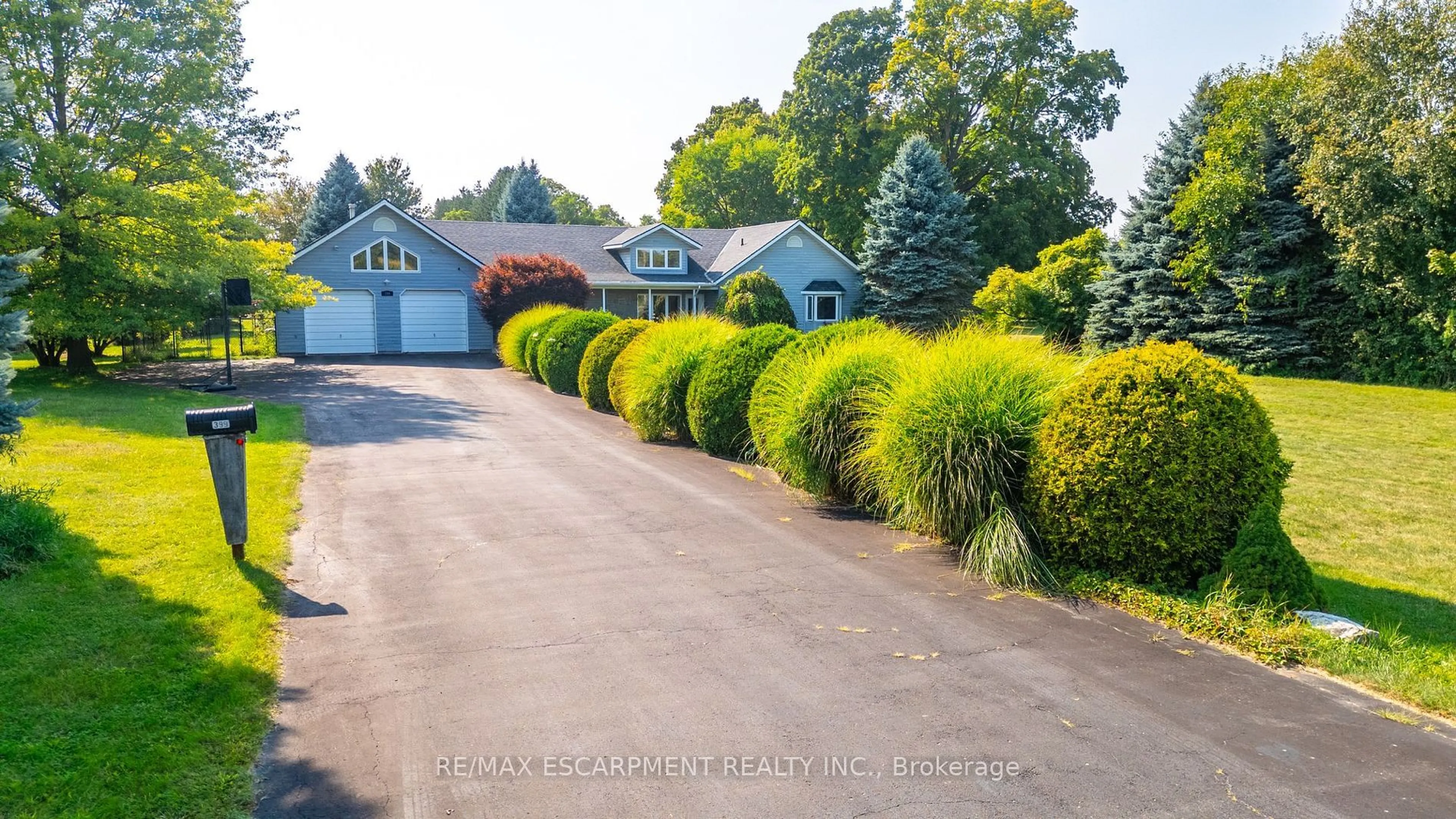 A pic from outside/outdoor area/front of a property/back of a property/a pic from drone, street for 399 Old Brock Rd, Hamilton Ontario L9H 5J1