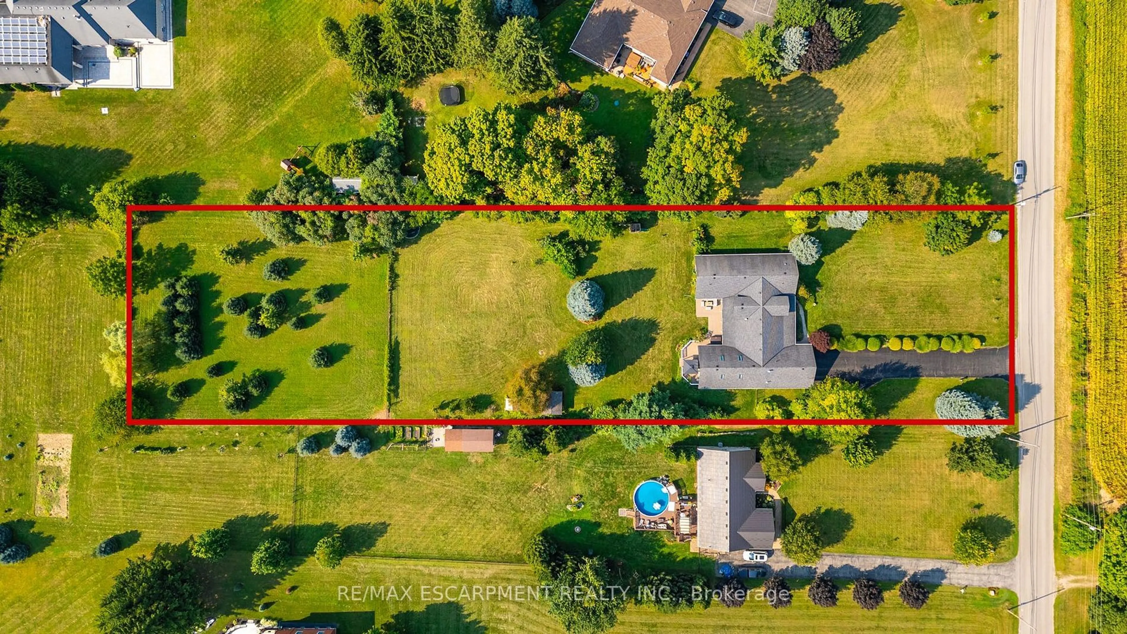 A pic from outside/outdoor area/front of a property/back of a property/a pic from drone, street for 399 Old Brock Rd, Hamilton Ontario L9H 5J1