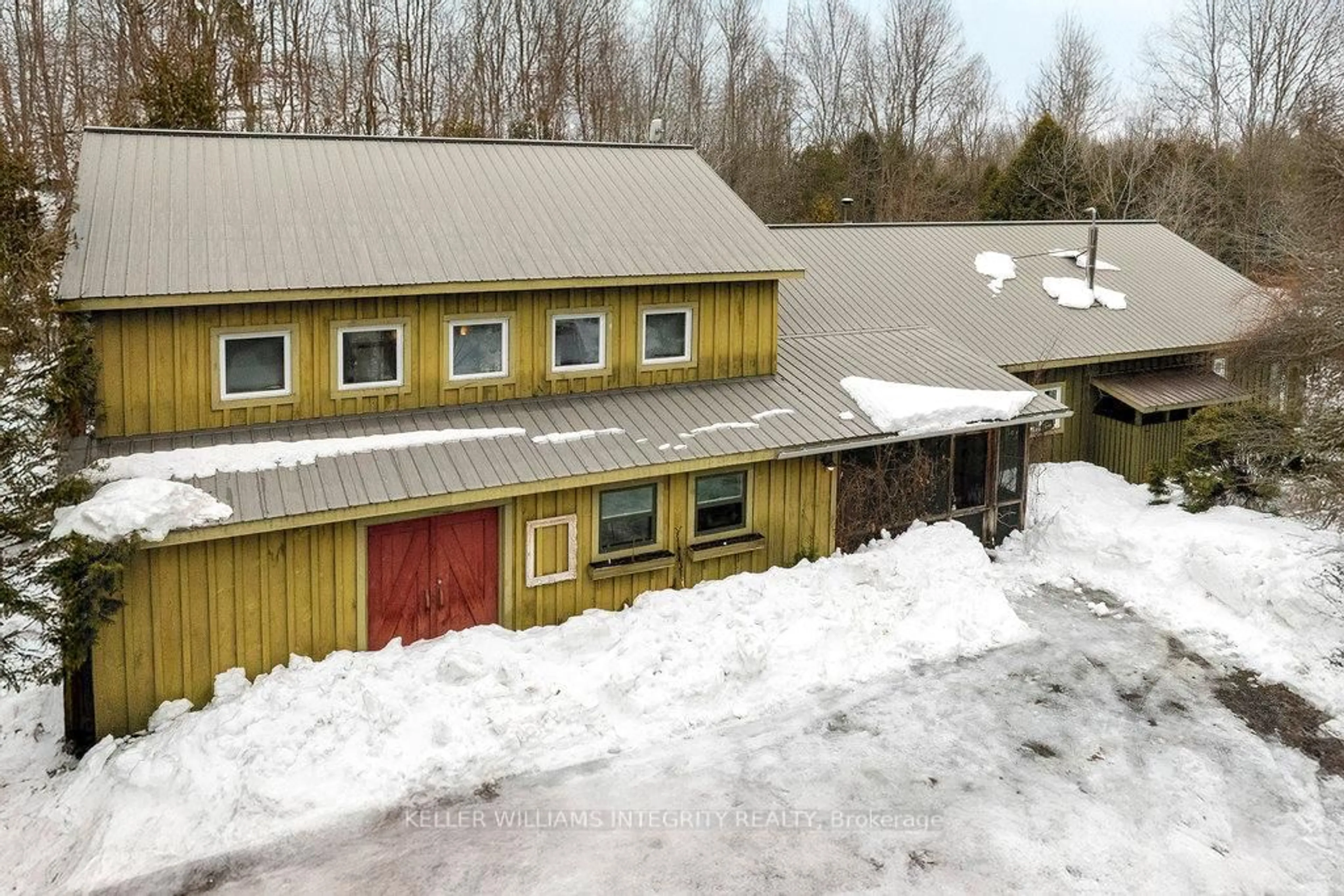 A pic from outside/outdoor area/front of a property/back of a property/a pic from drone, building for 7590 Dwyer Hill Rd, Manotick - Kars - Rideau Twp and Area Ontario K0G 1B0